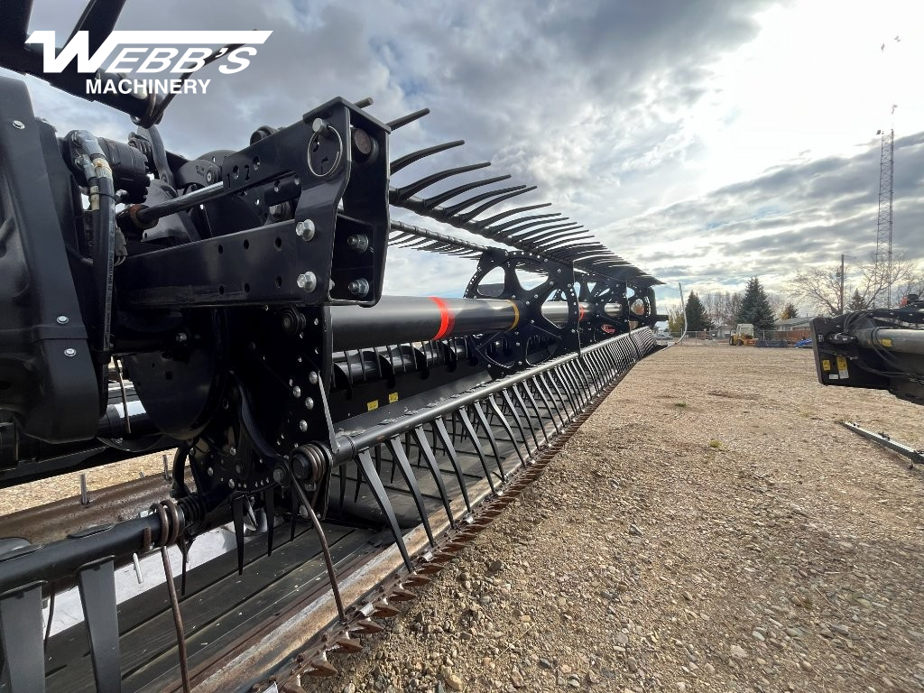 2018 MacDon FD140 Header Combine