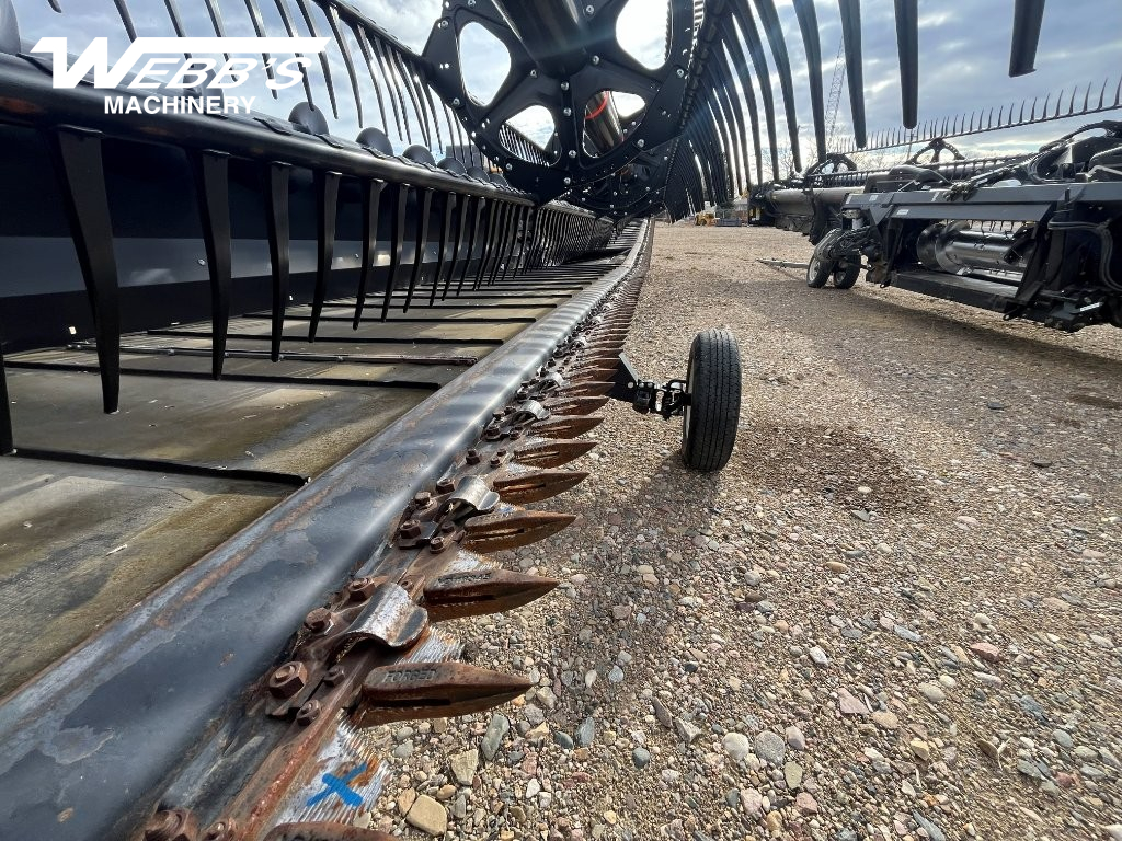 2018 MacDon FD140 Header Combine