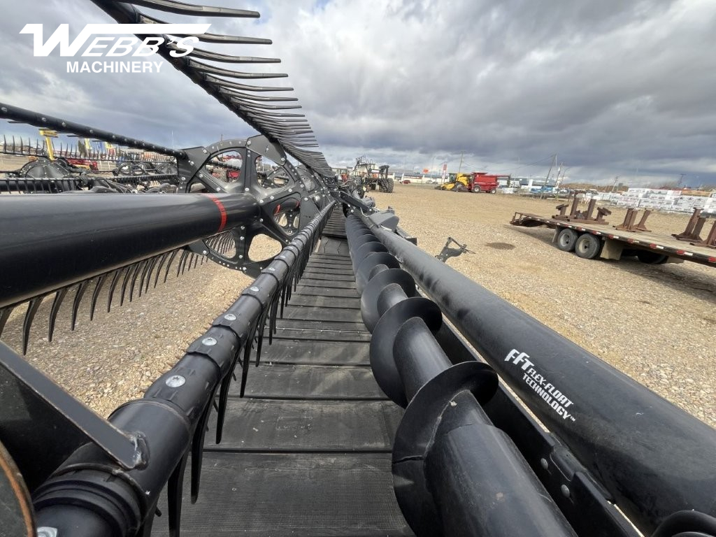 2018 MacDon FD140 Header Combine