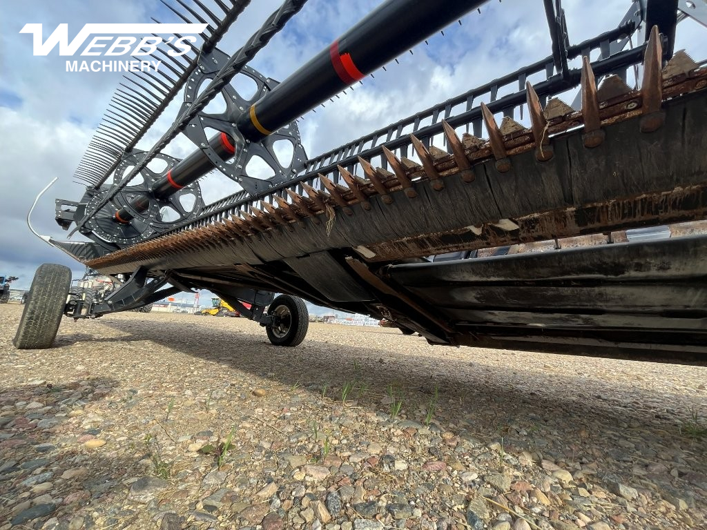 2018 MacDon FD140 Header Combine