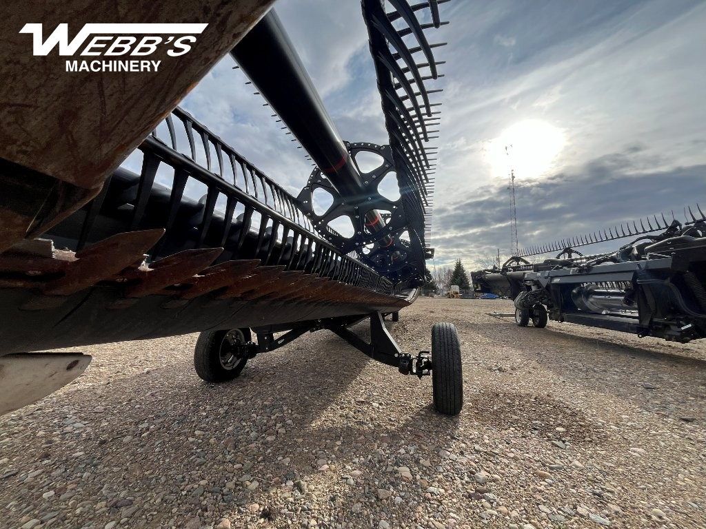 2018 MacDon FD140 Header Combine