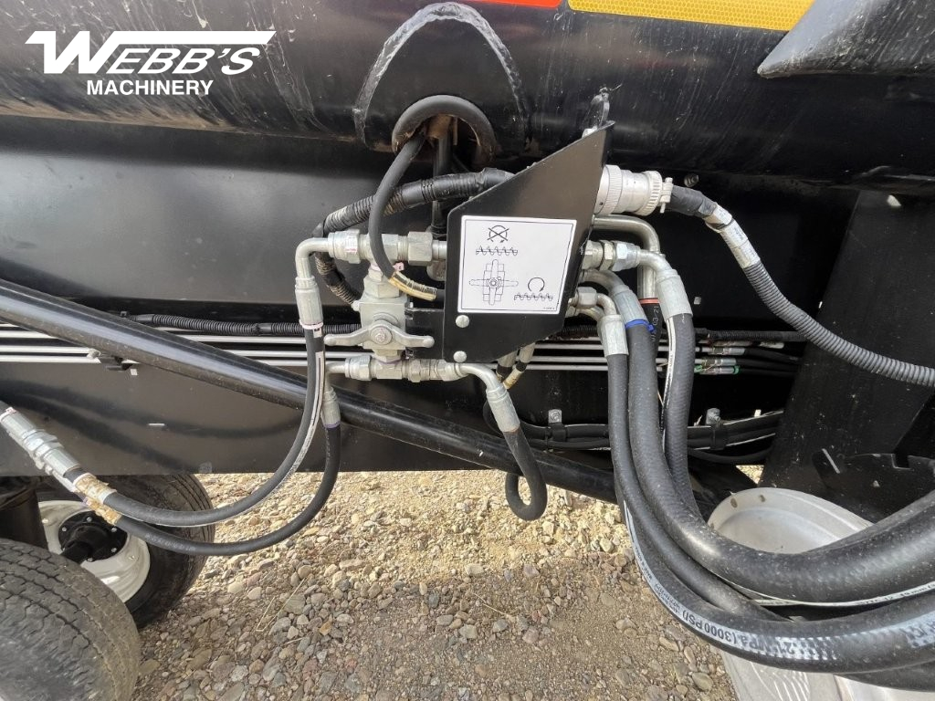 2018 MacDon FD140 Header Combine