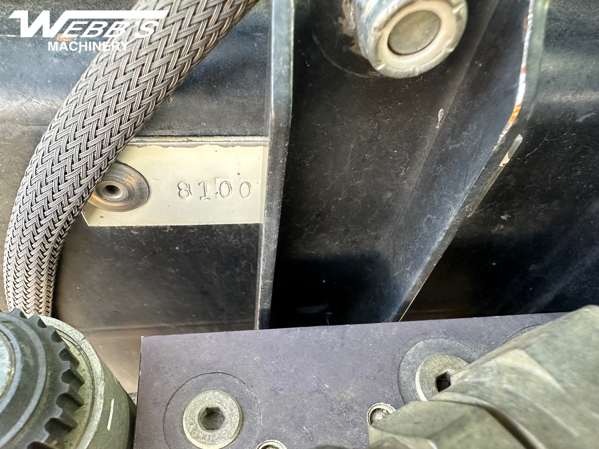 1998 Willmar 8100 Sprayer/High Clearance