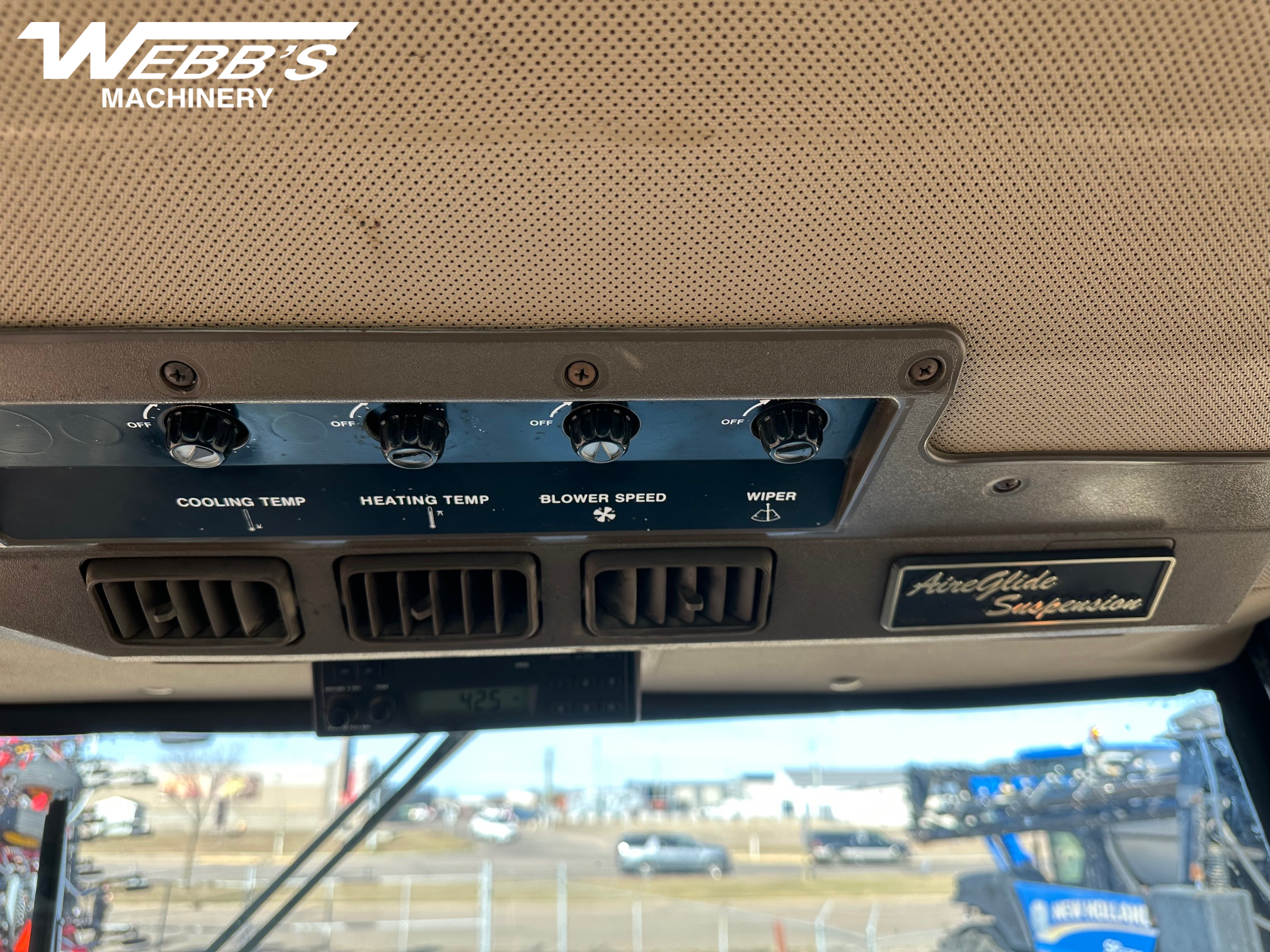 1998 Willmar 8100 Sprayer/High Clearance