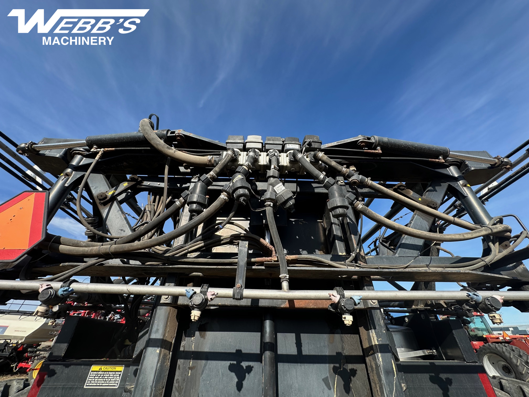 1998 Willmar 8100 Sprayer/High Clearance