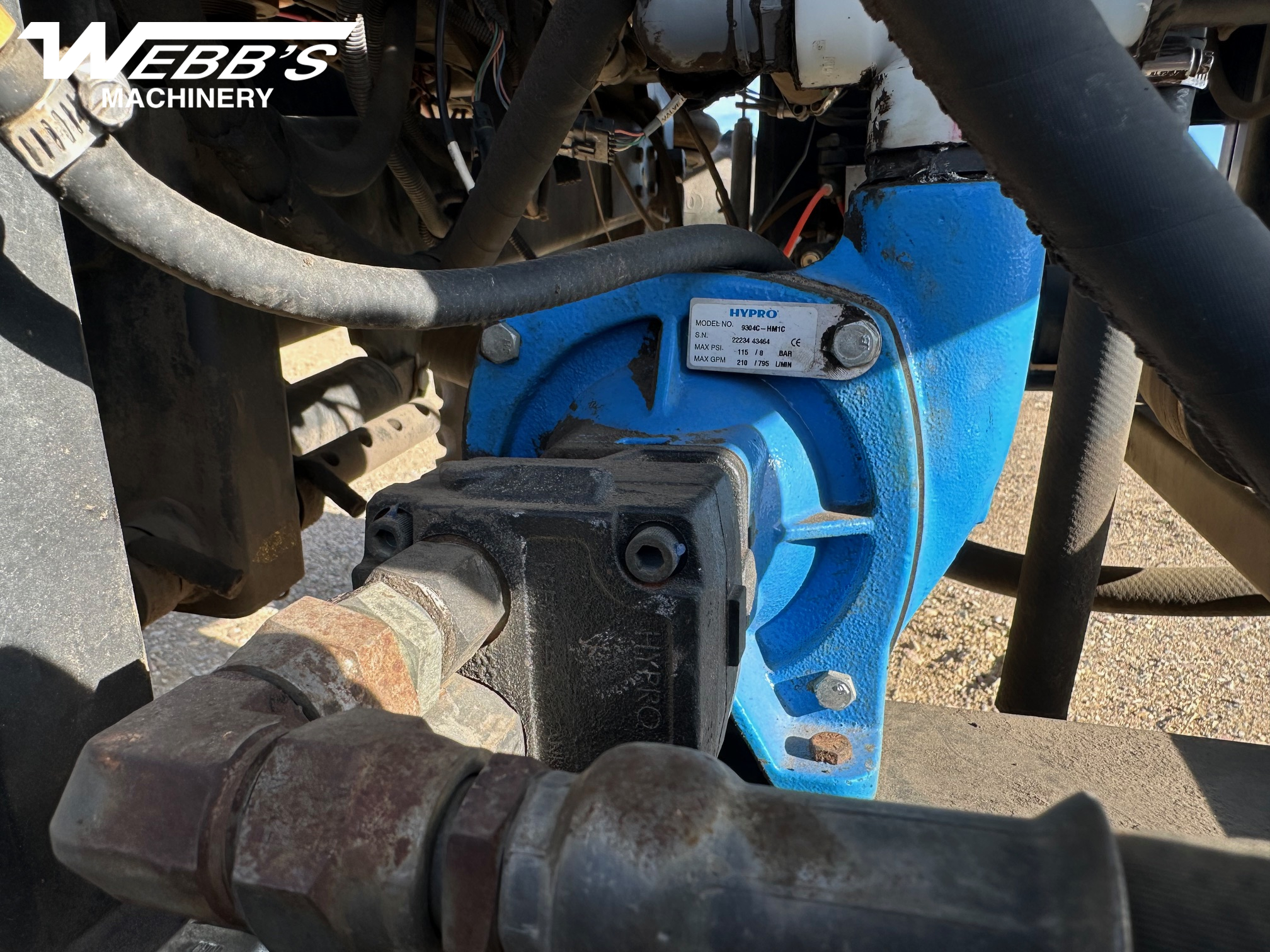 1998 Willmar 8100 Sprayer/High Clearance