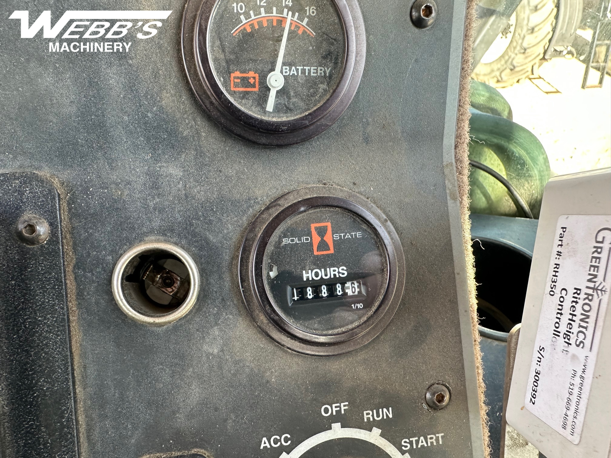 1998 Willmar 8100 Sprayer/High Clearance