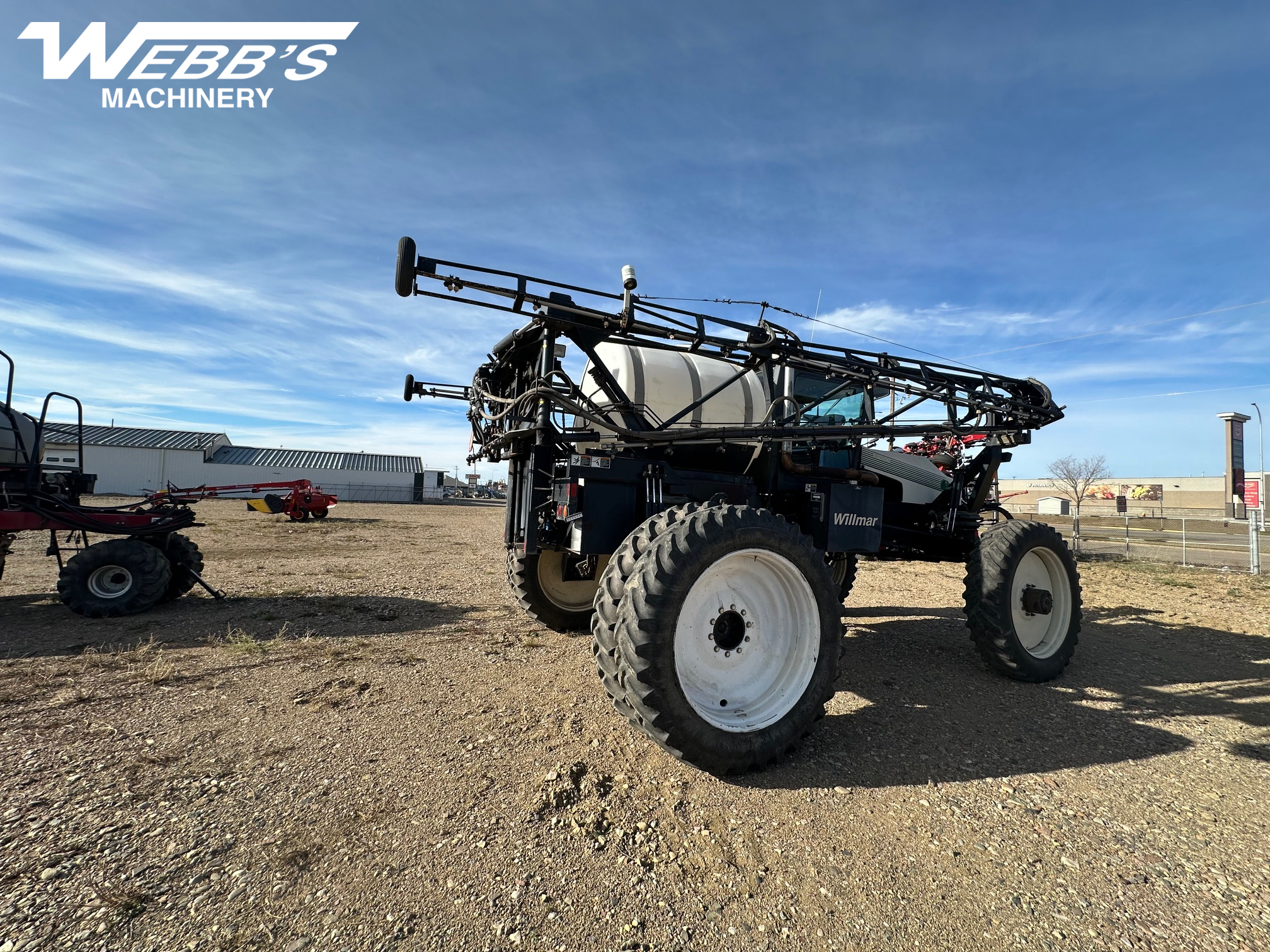 1998 Willmar 8100 Sprayer/High Clearance