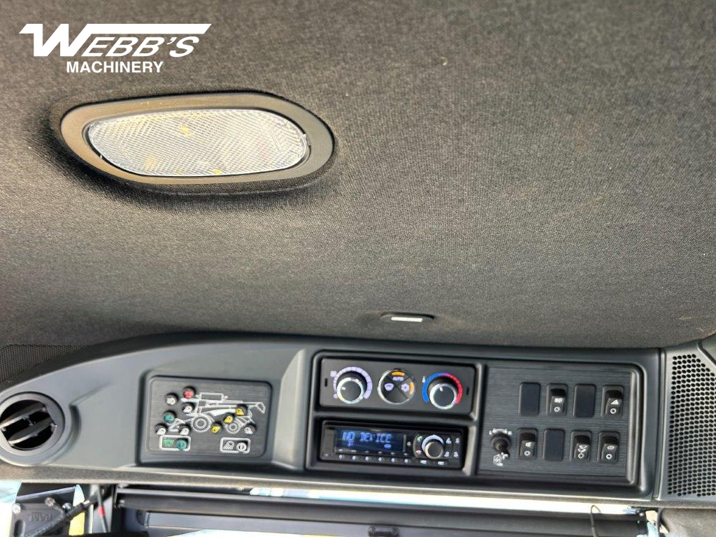 2023 New Holland CR10.90Z Combine