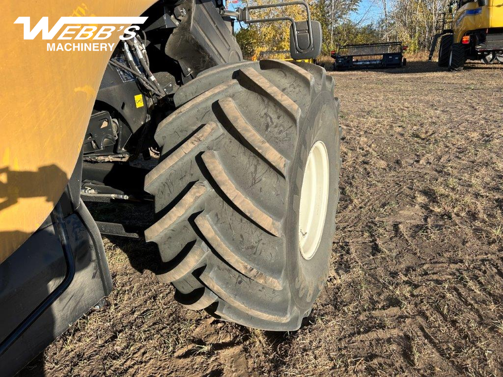 2023 New Holland CR10.90Z Combine