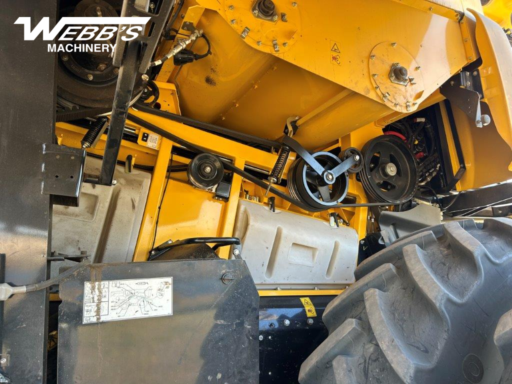 2023 New Holland CR10.90Z Combine