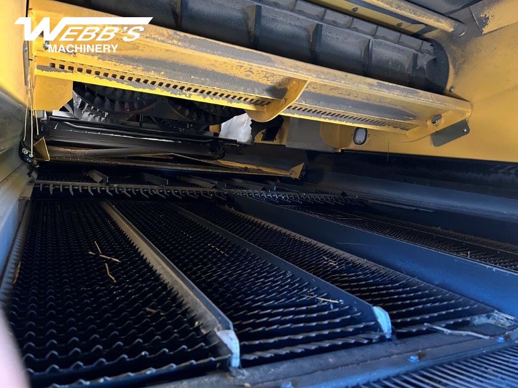 2023 New Holland CR10.90Z Combine