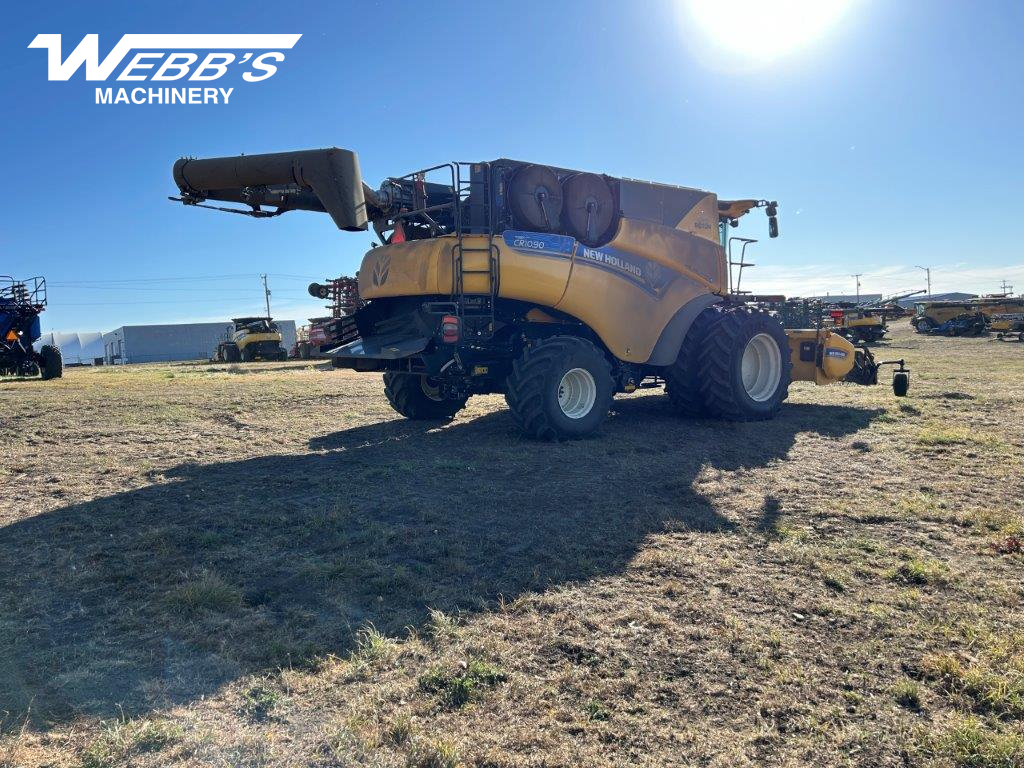 2023 New Holland CR10.90Z Combine