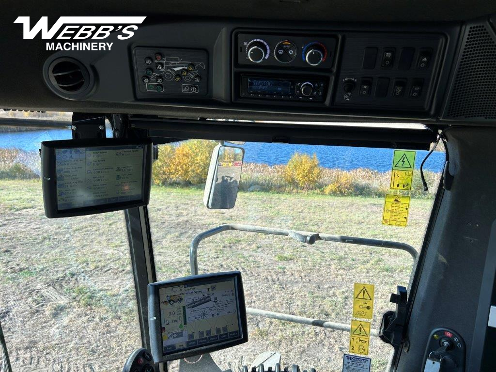 2023 New Holland CR10.90Z Combine