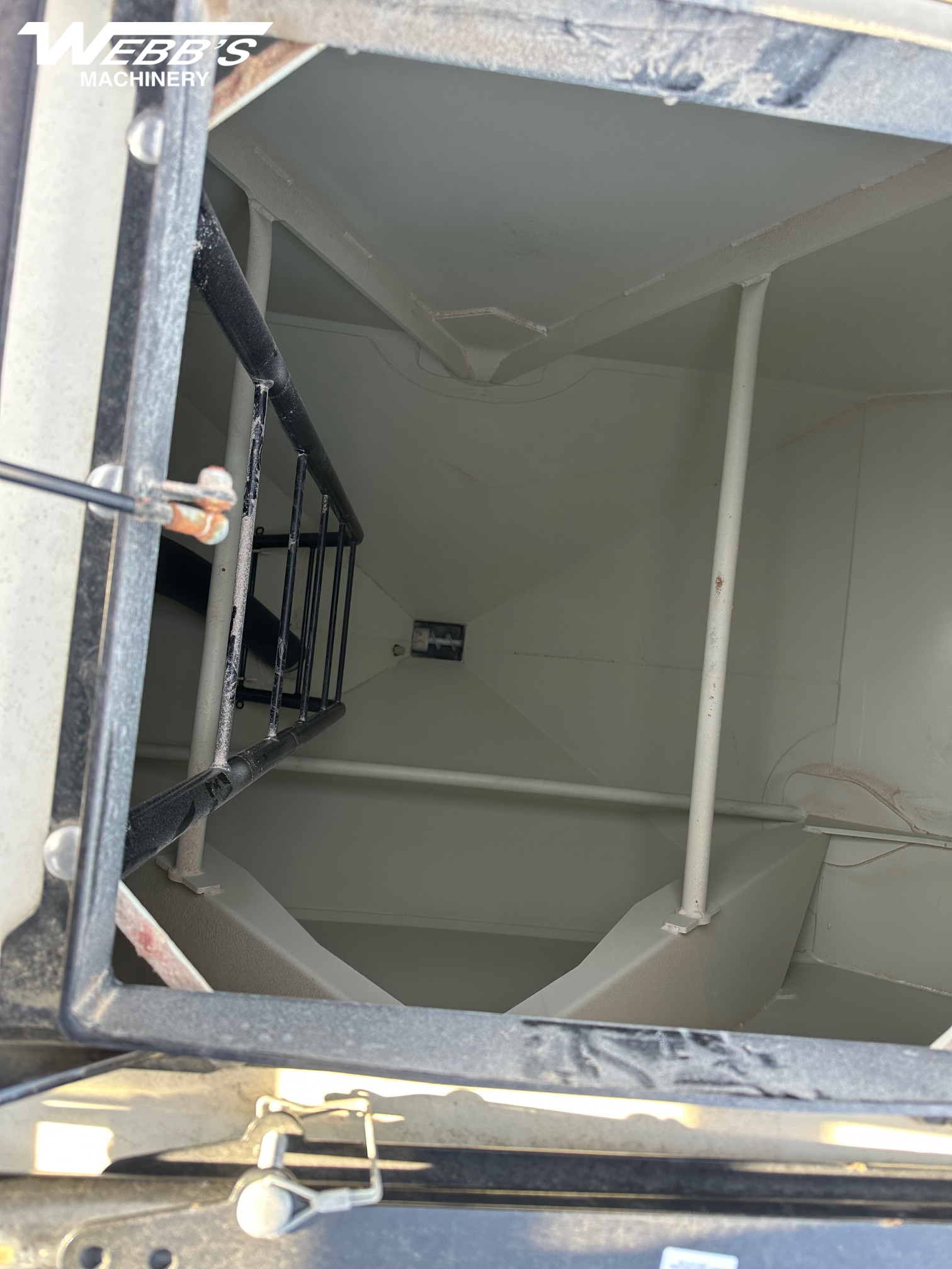 2022 Bourgault L9950/3330HF-66 Air Drill