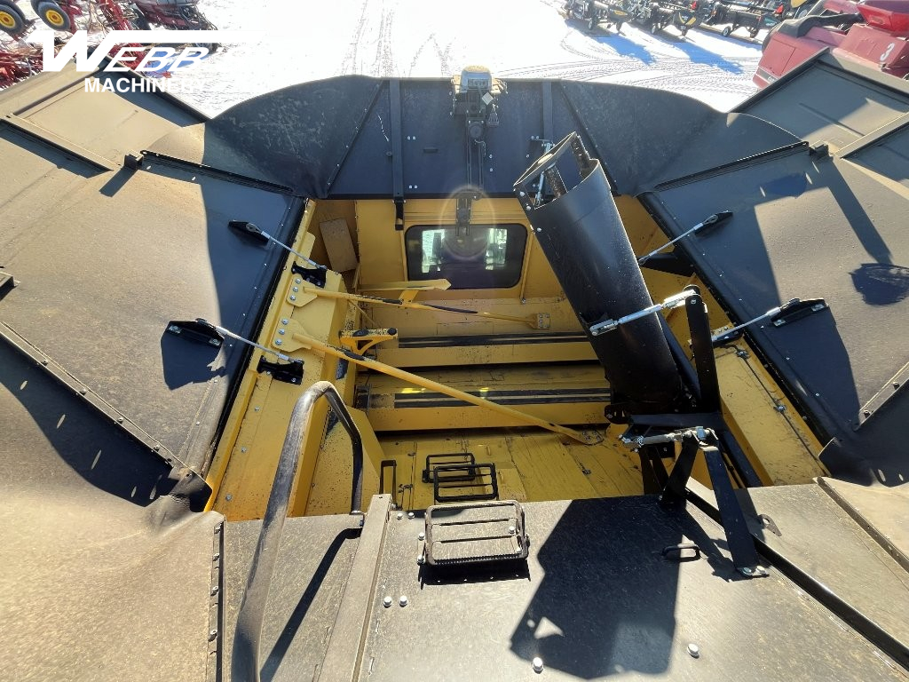 2024 New Holland CR9.90Z Combine