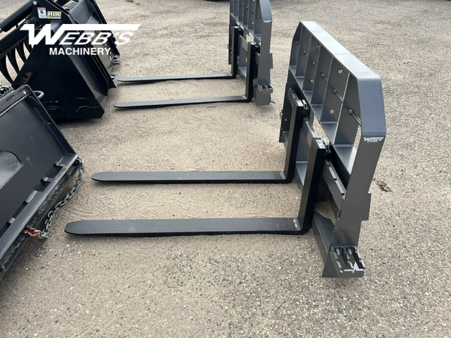 2026 New Holland 733CN43967FP Pallet Fork