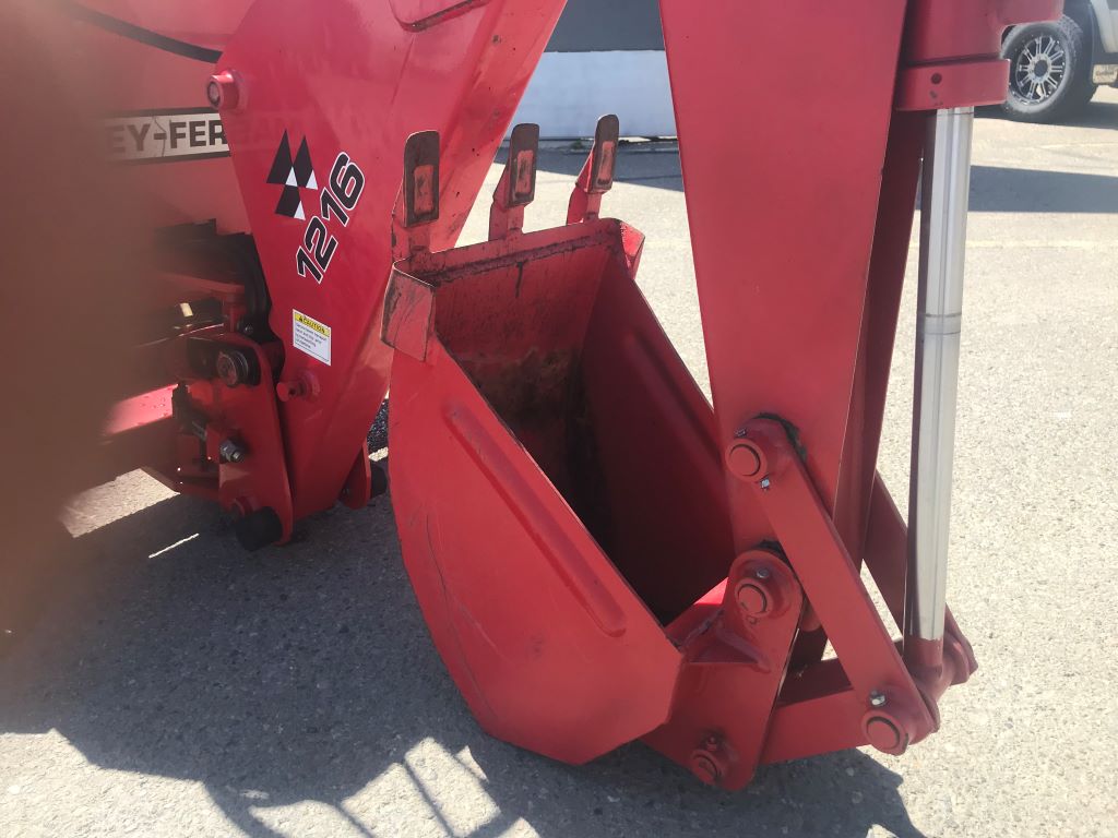 2000 Massey Ferguson 1216 Backhoe Attachment