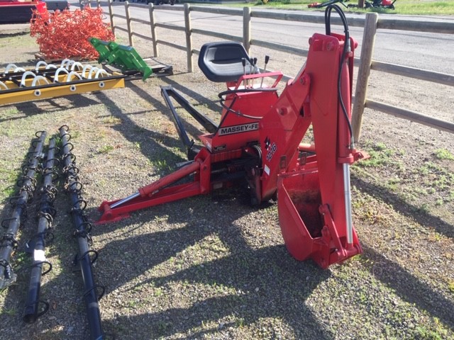 2000 Massey Ferguson 1216 Backhoe Attachment