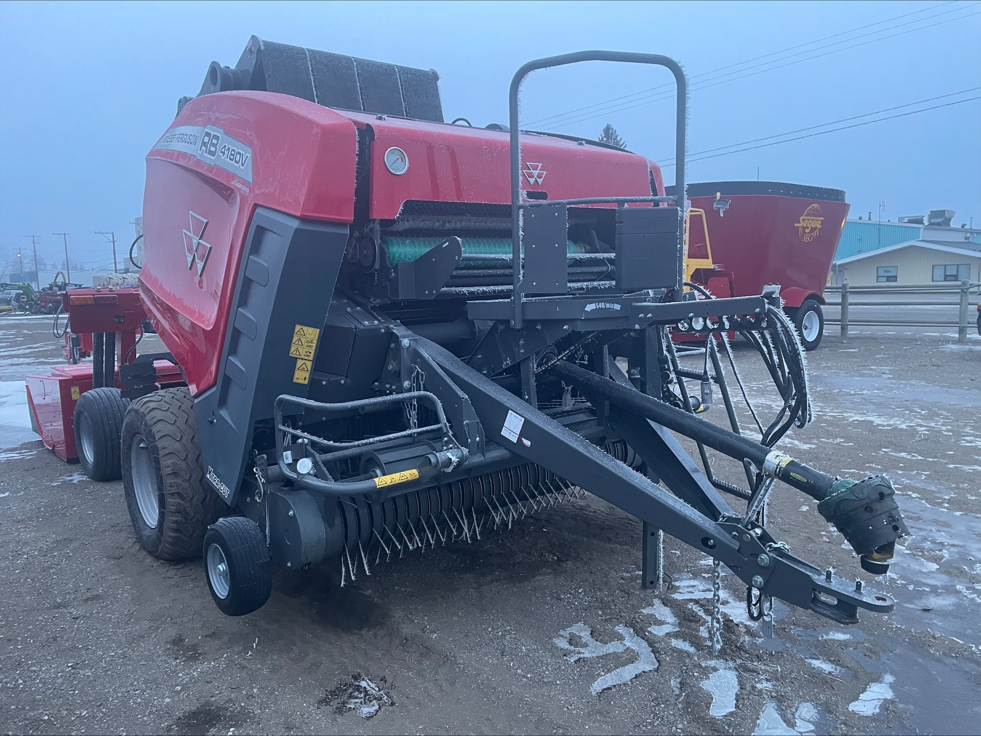 2022 Massey Ferguson 4180V Baler/Round