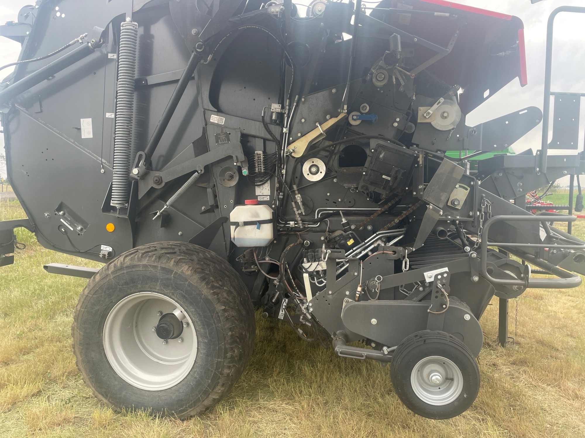 2022 Massey Ferguson 4180V Baler/Round