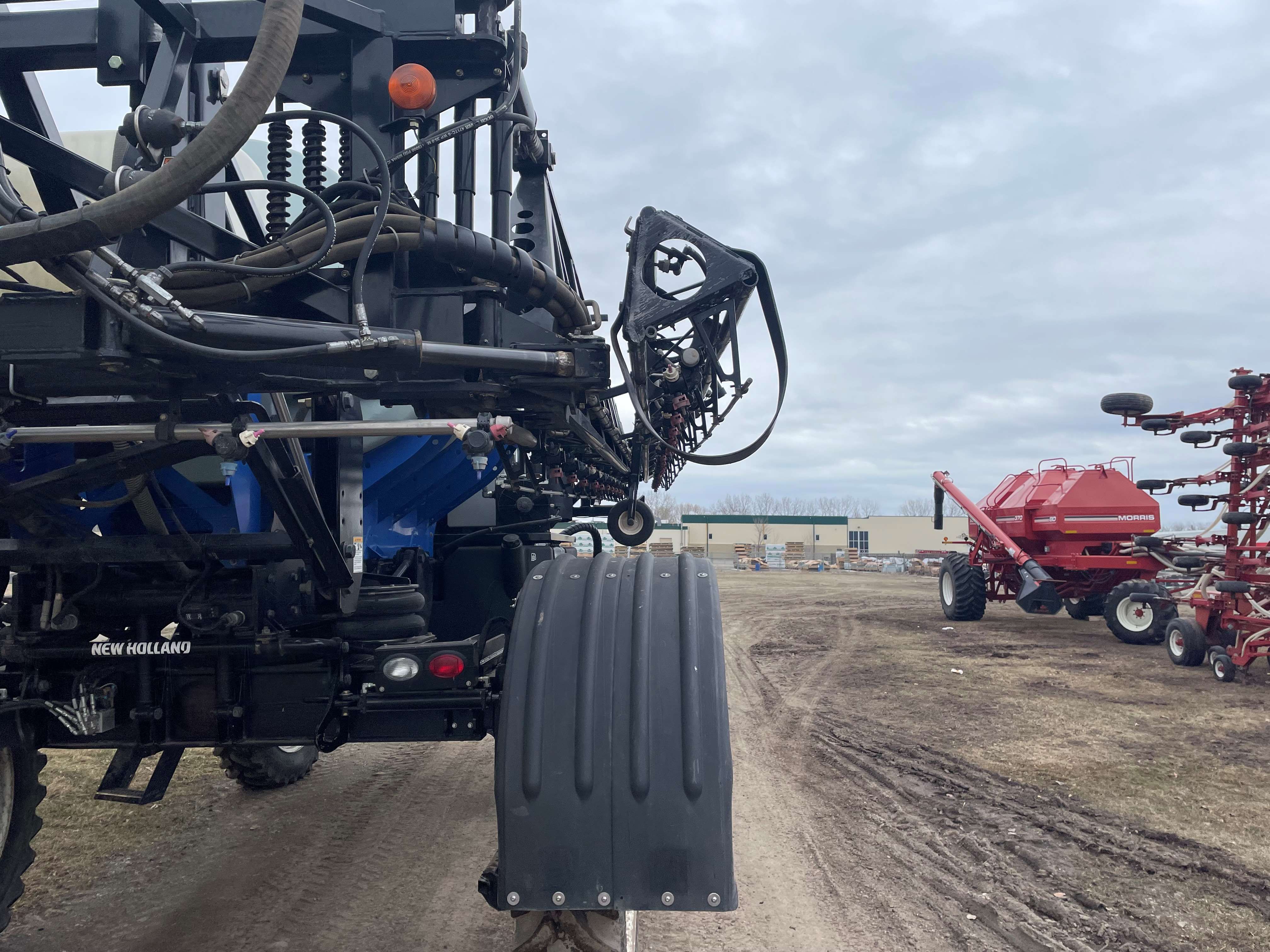 2012 New Holland SP275R Sprayer/High Clearance