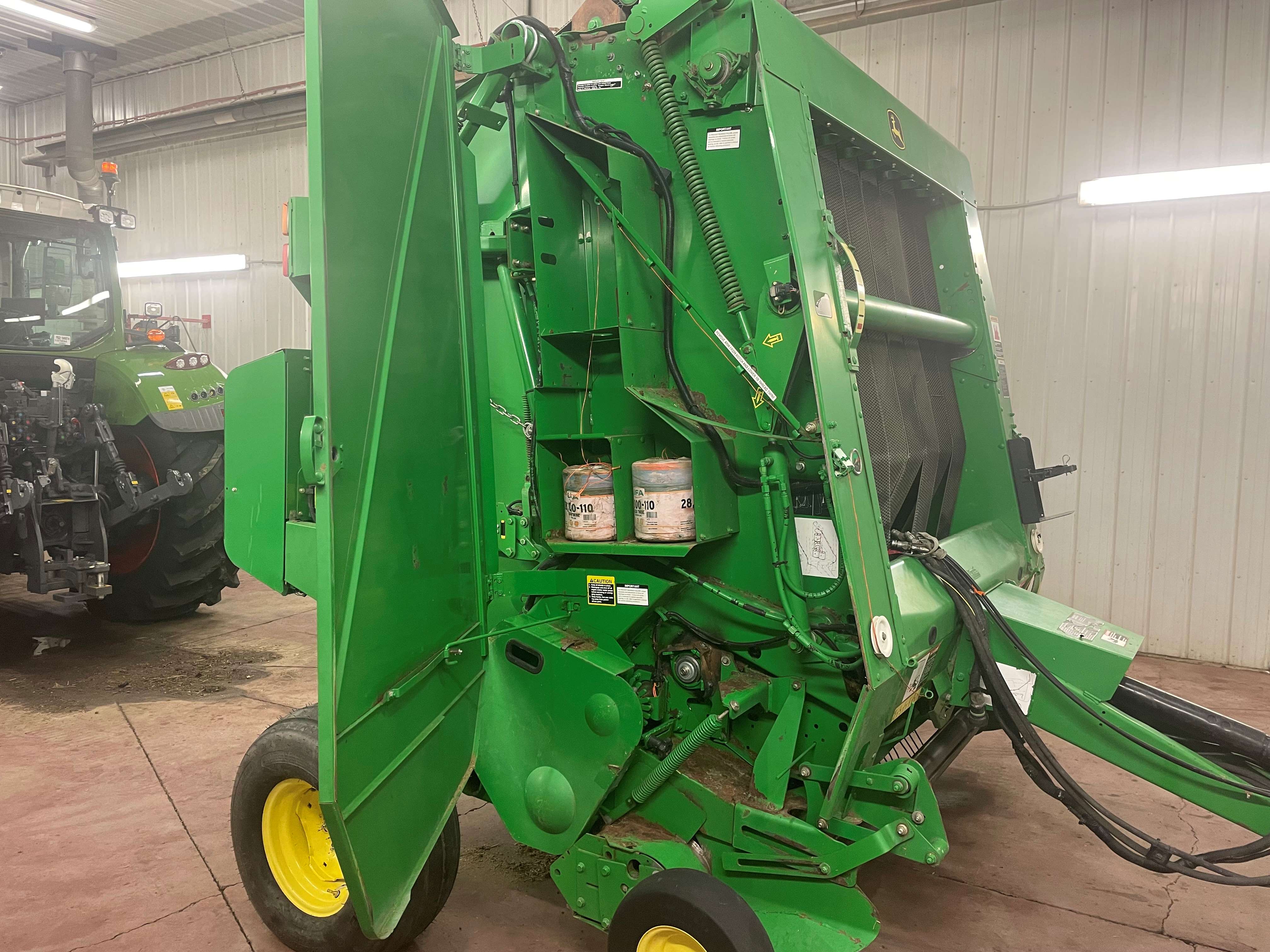 2008 John Deere 568 Baler/Round