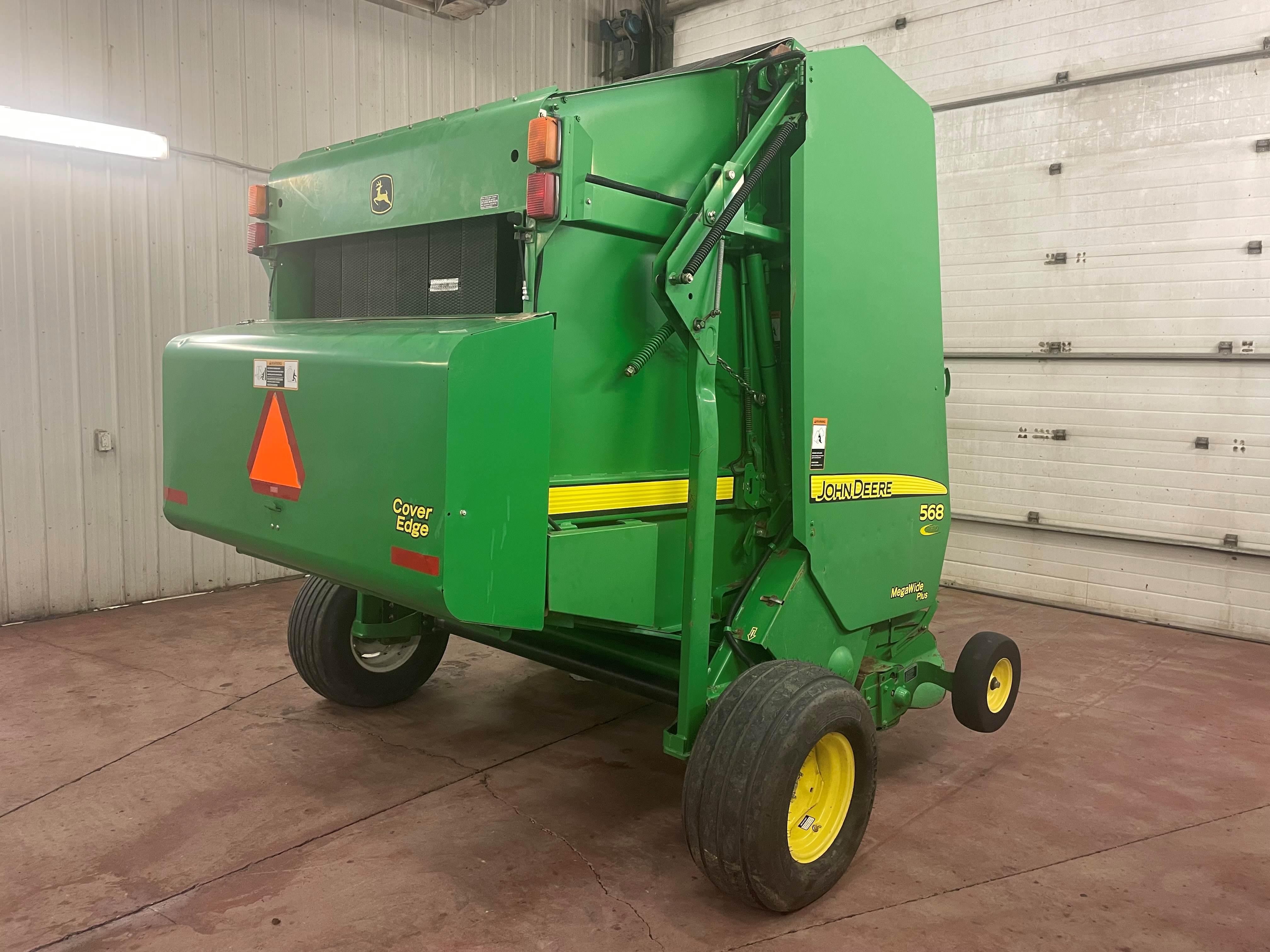 2008 John Deere 568 Baler/Round