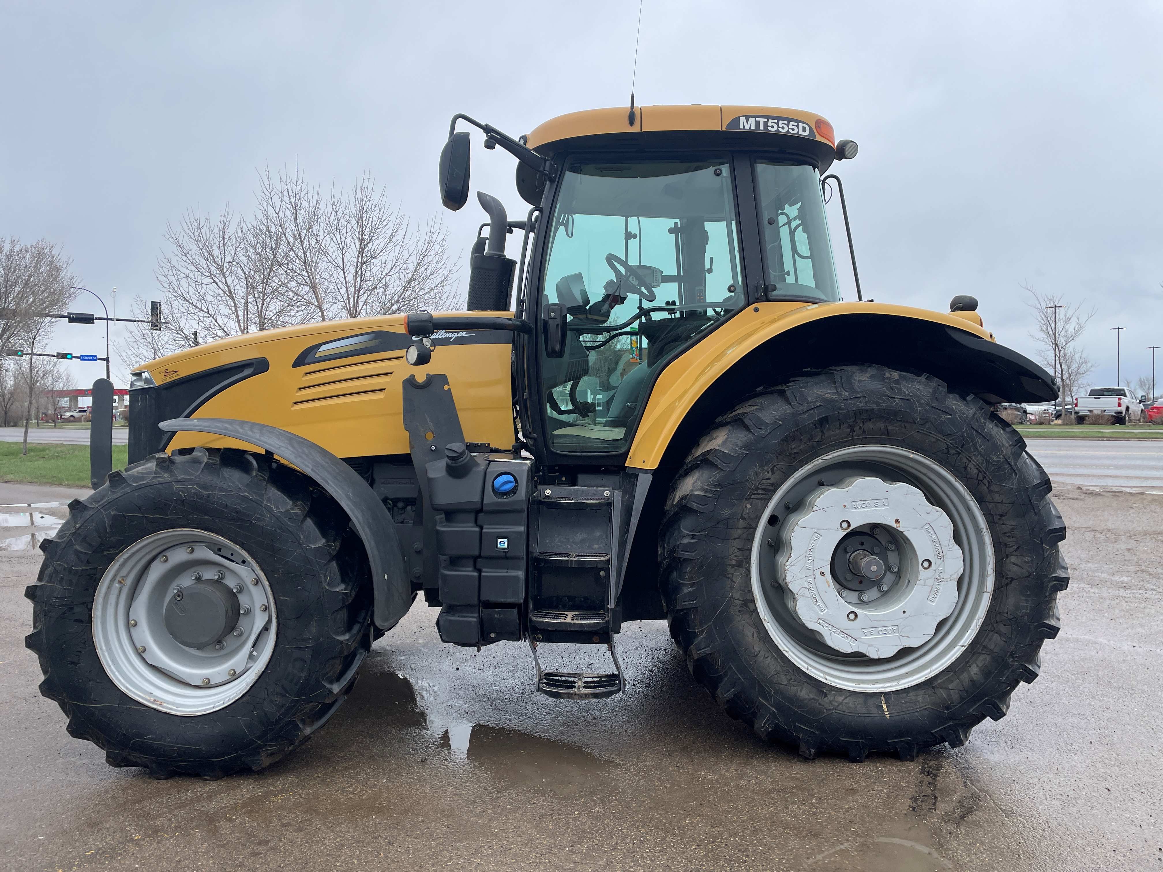 2012 Challenger MT555D Tractor