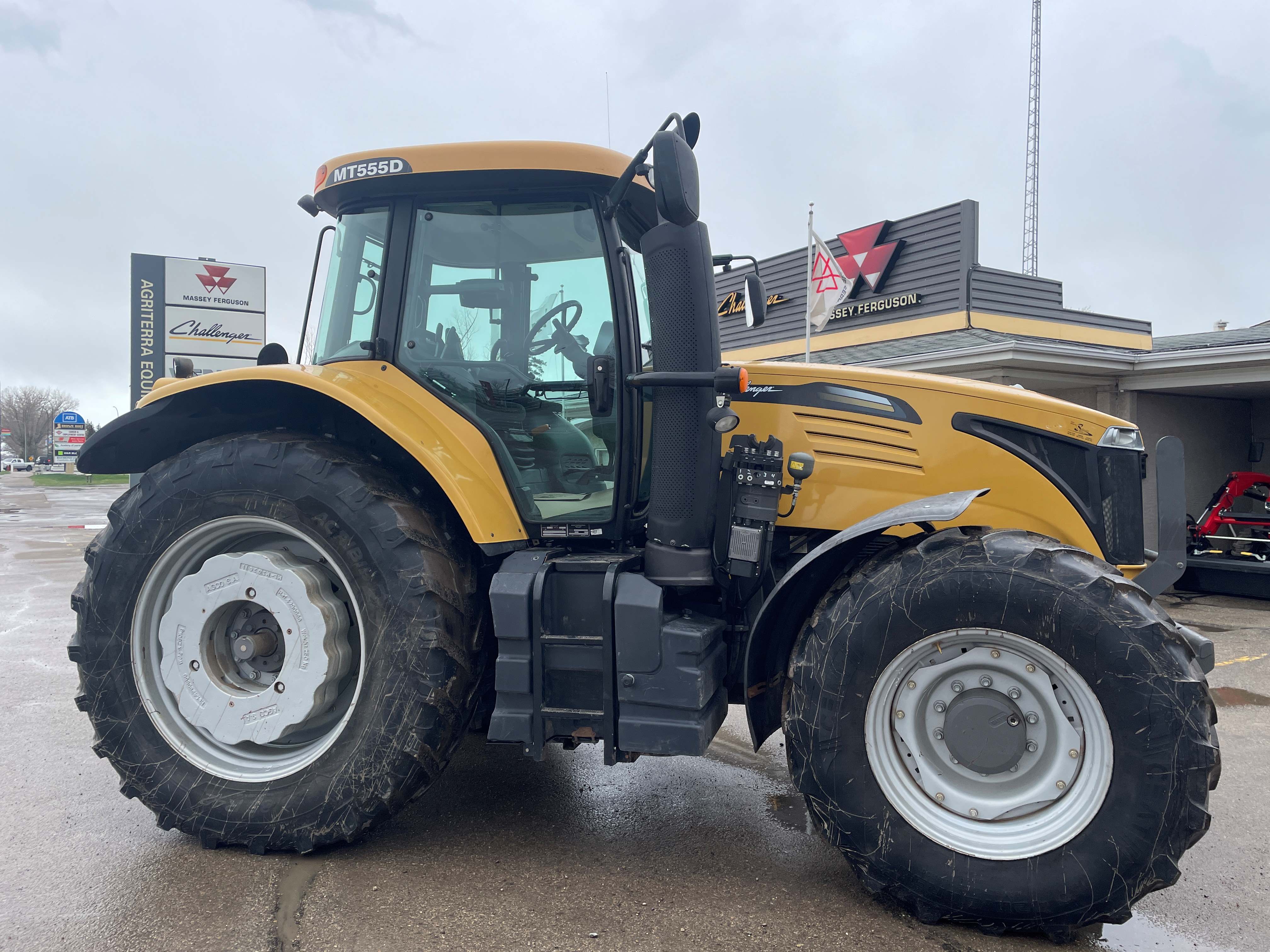 2012 Challenger MT555D Tractor