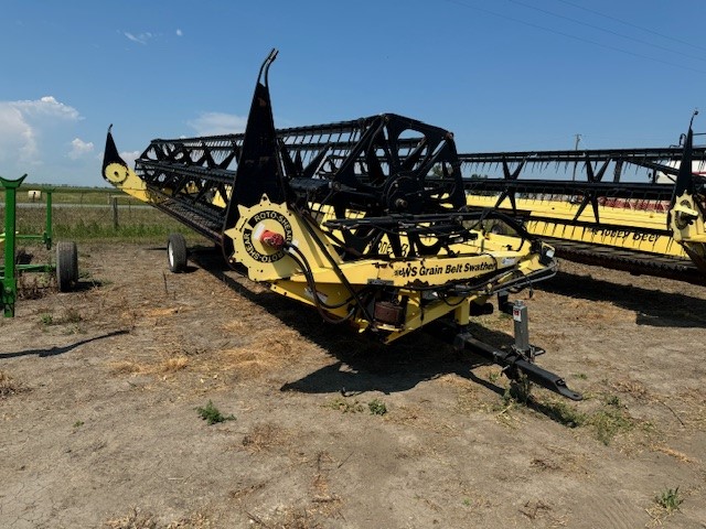 2009 Honey Bee SP30 Windrower Draper Header