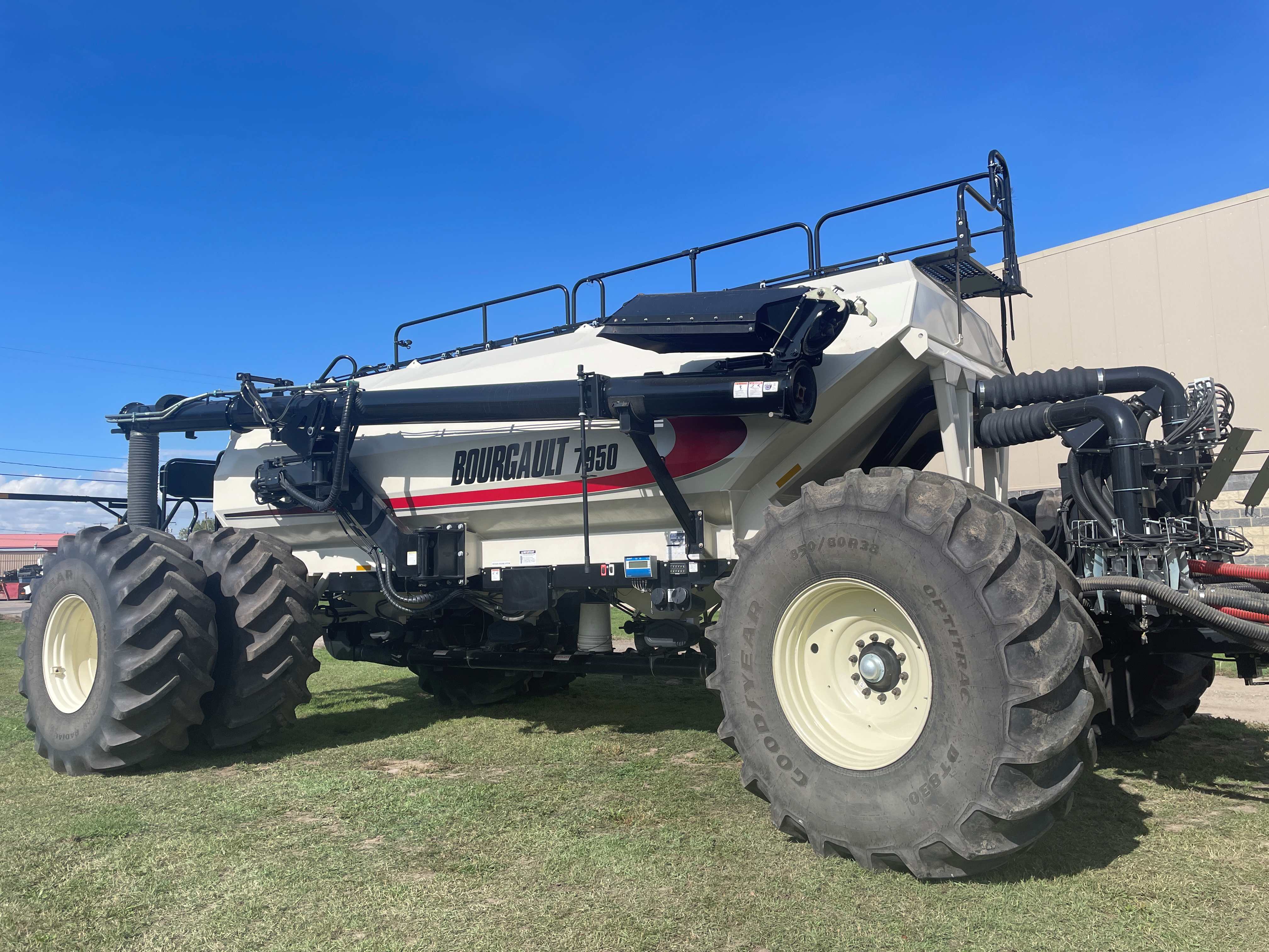 2016 Bourgault 7950 Air Tank/Cart