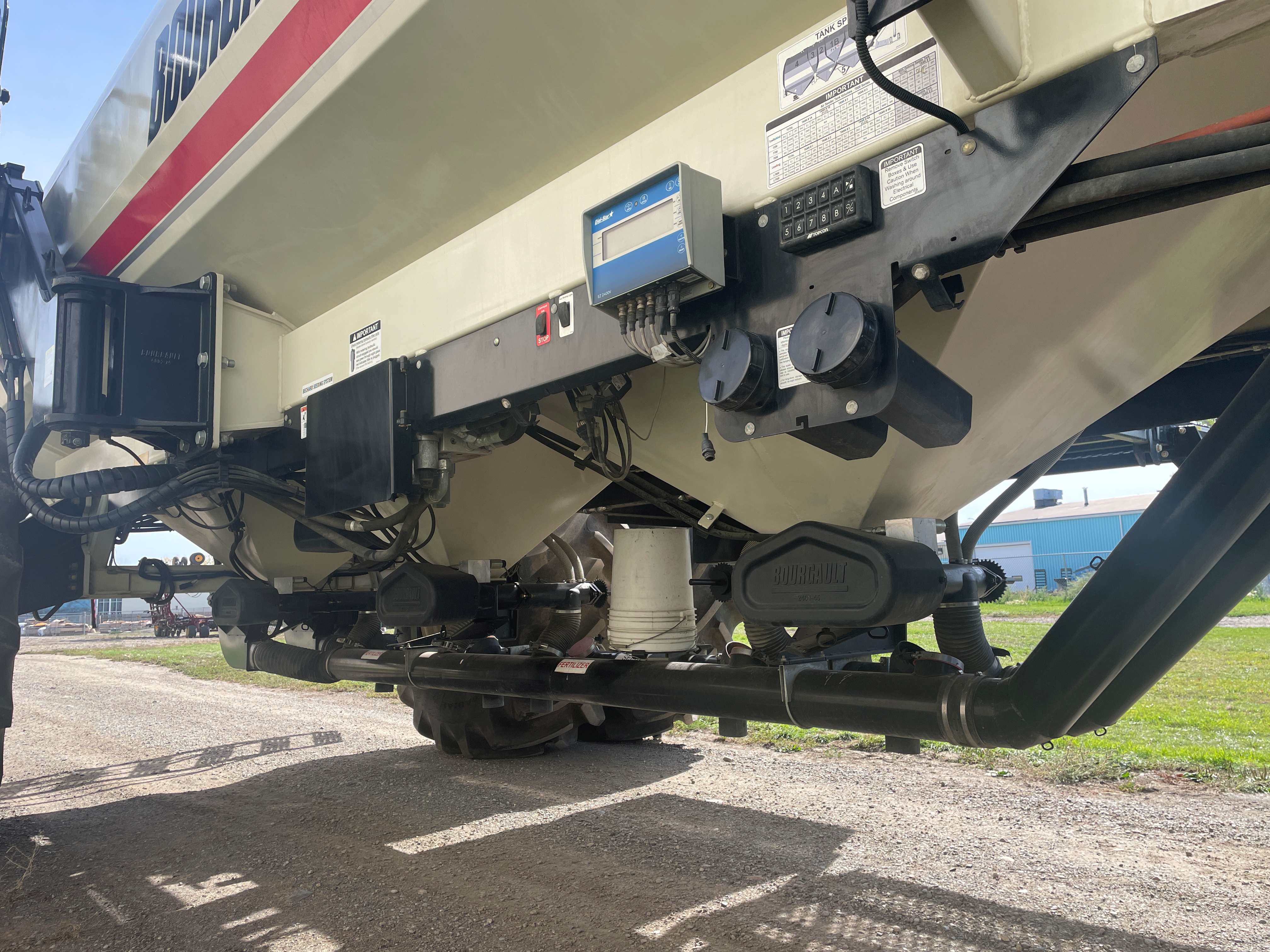 2016 Bourgault 7950 Air Tank/Cart