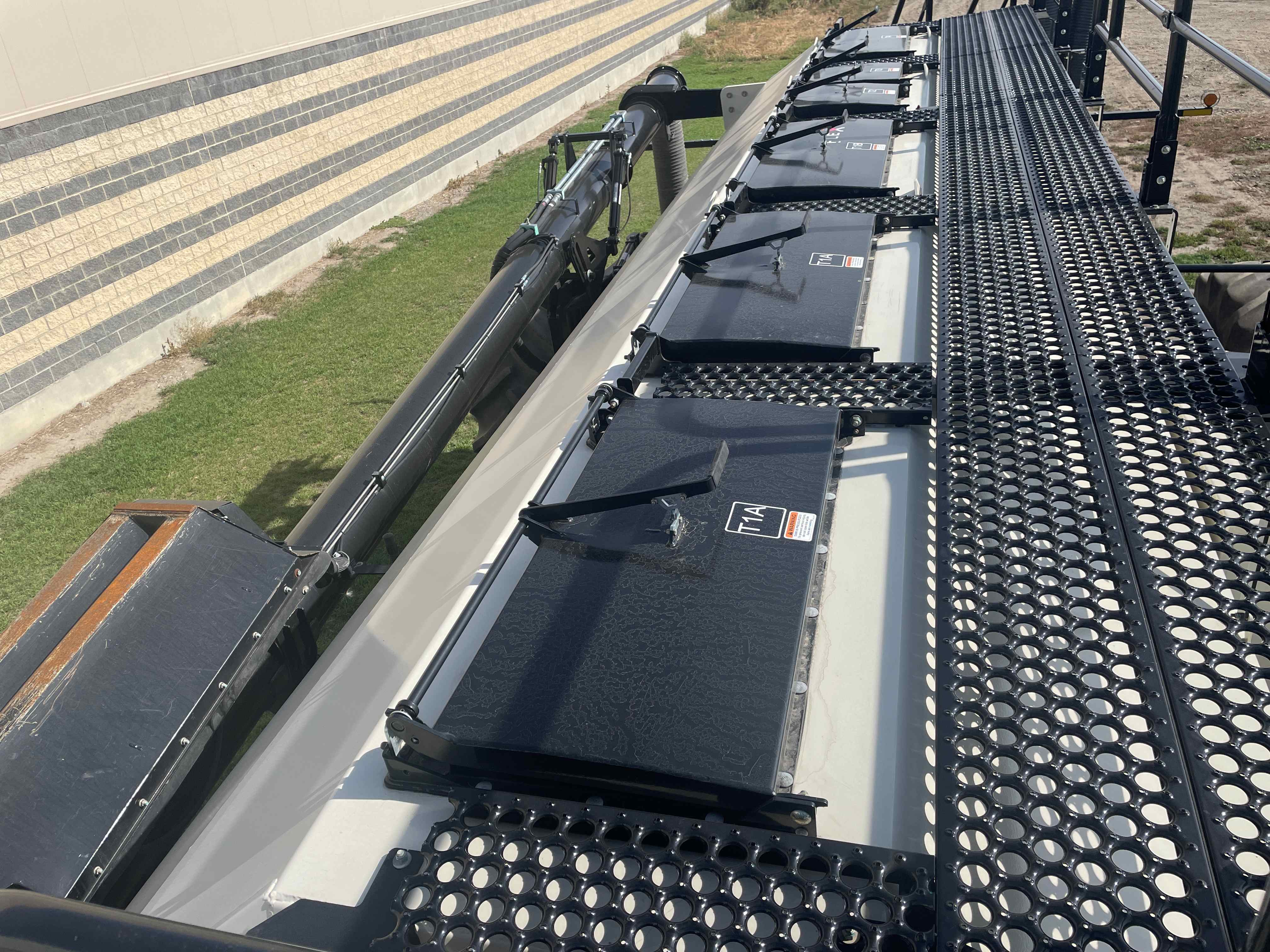 2016 Bourgault 7950 Air Tank/Cart