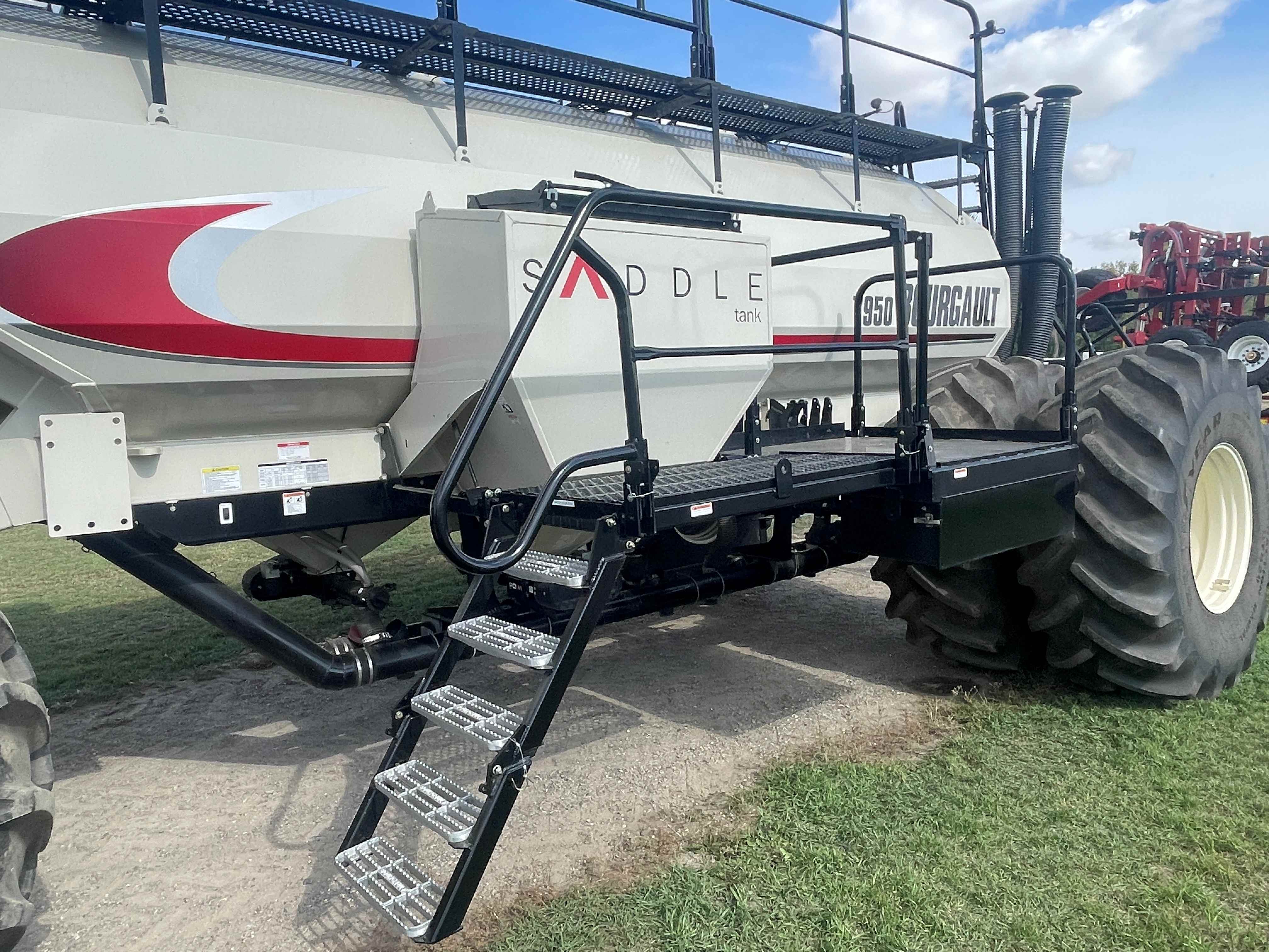 2016 Bourgault 7950 Air Tank/Cart