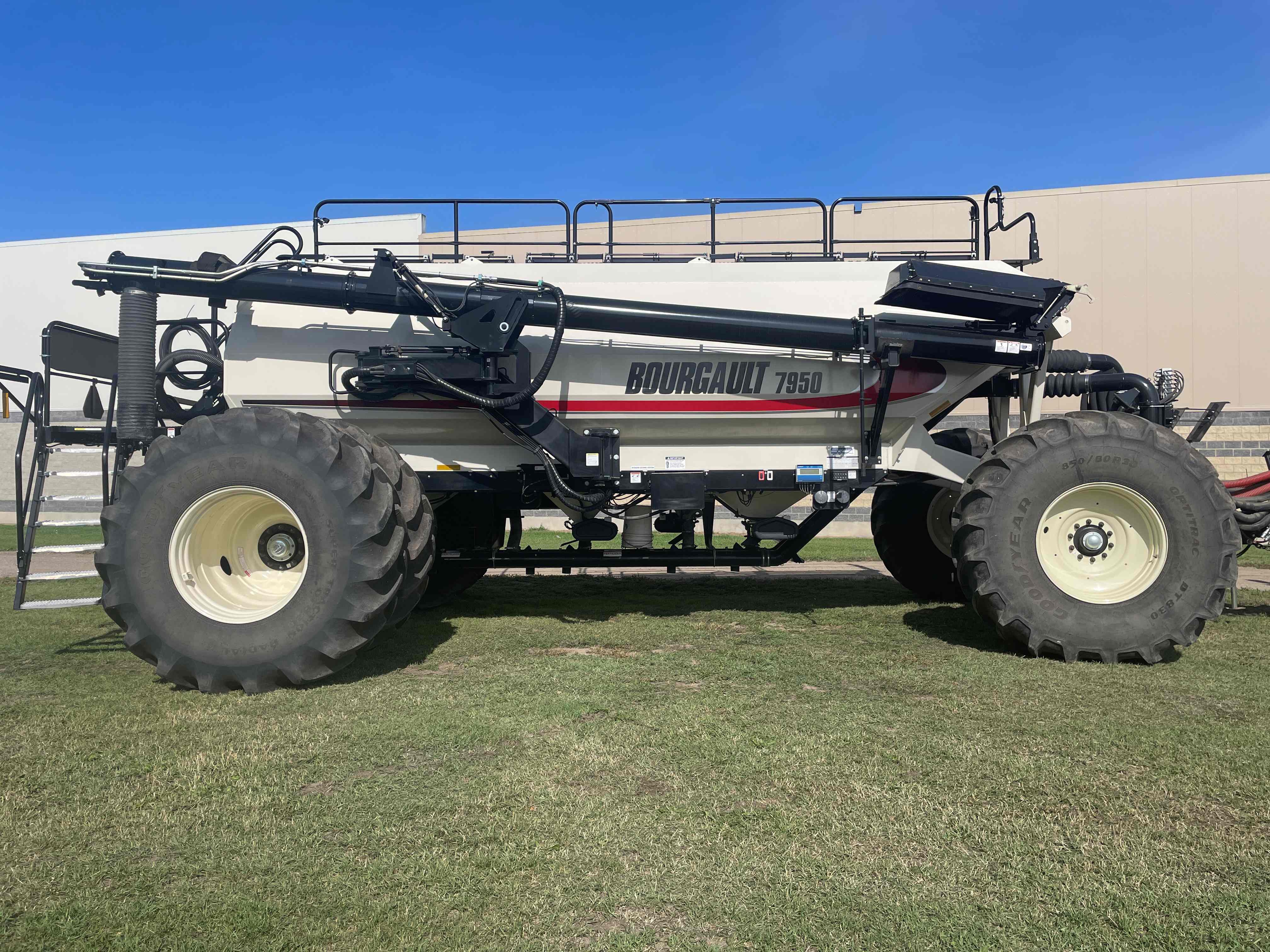 2016 Bourgault 7950 Air Tank/Cart