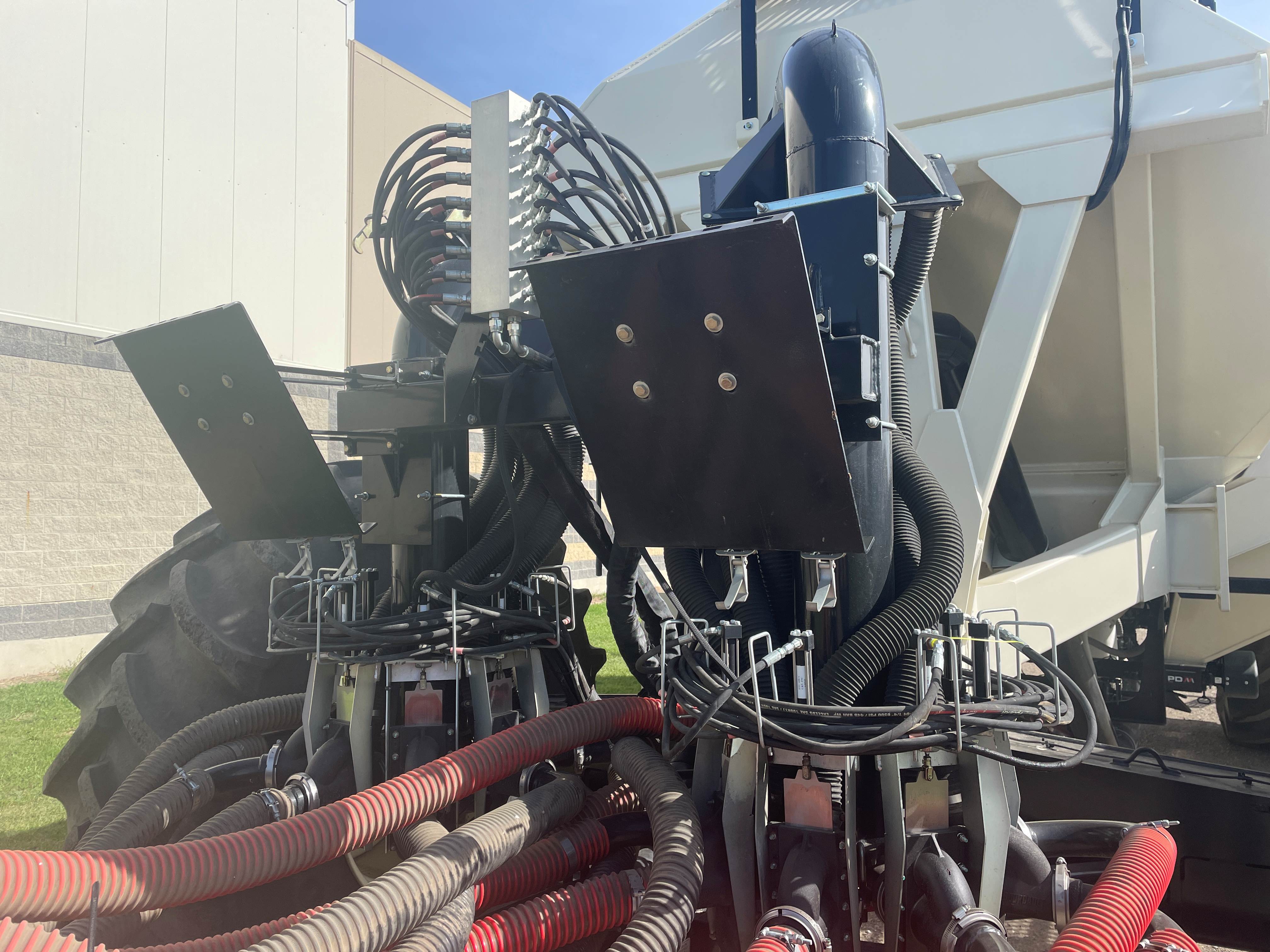 2016 Bourgault 7950 Air Tank/Cart