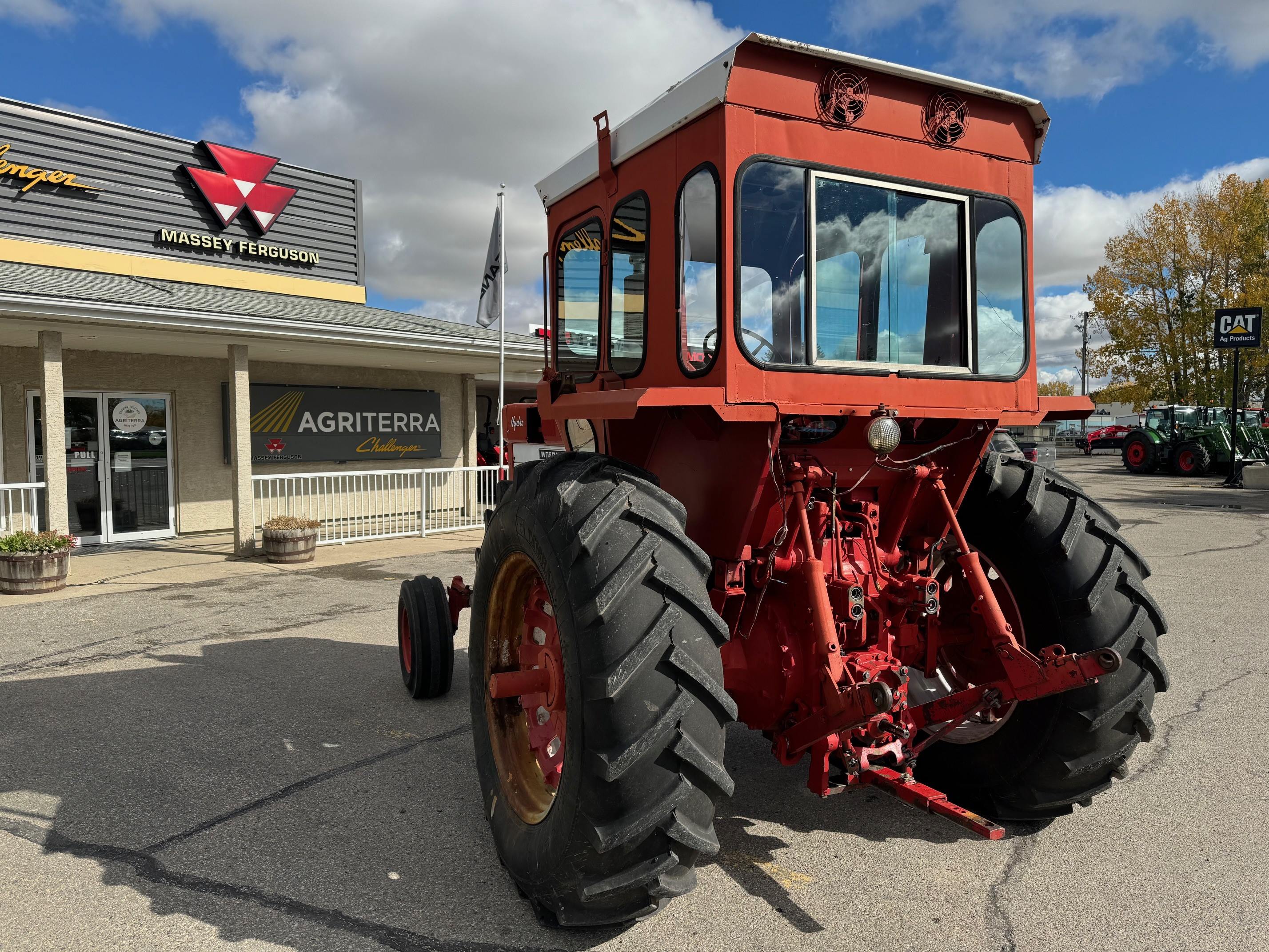 1974 International 966 Tractor