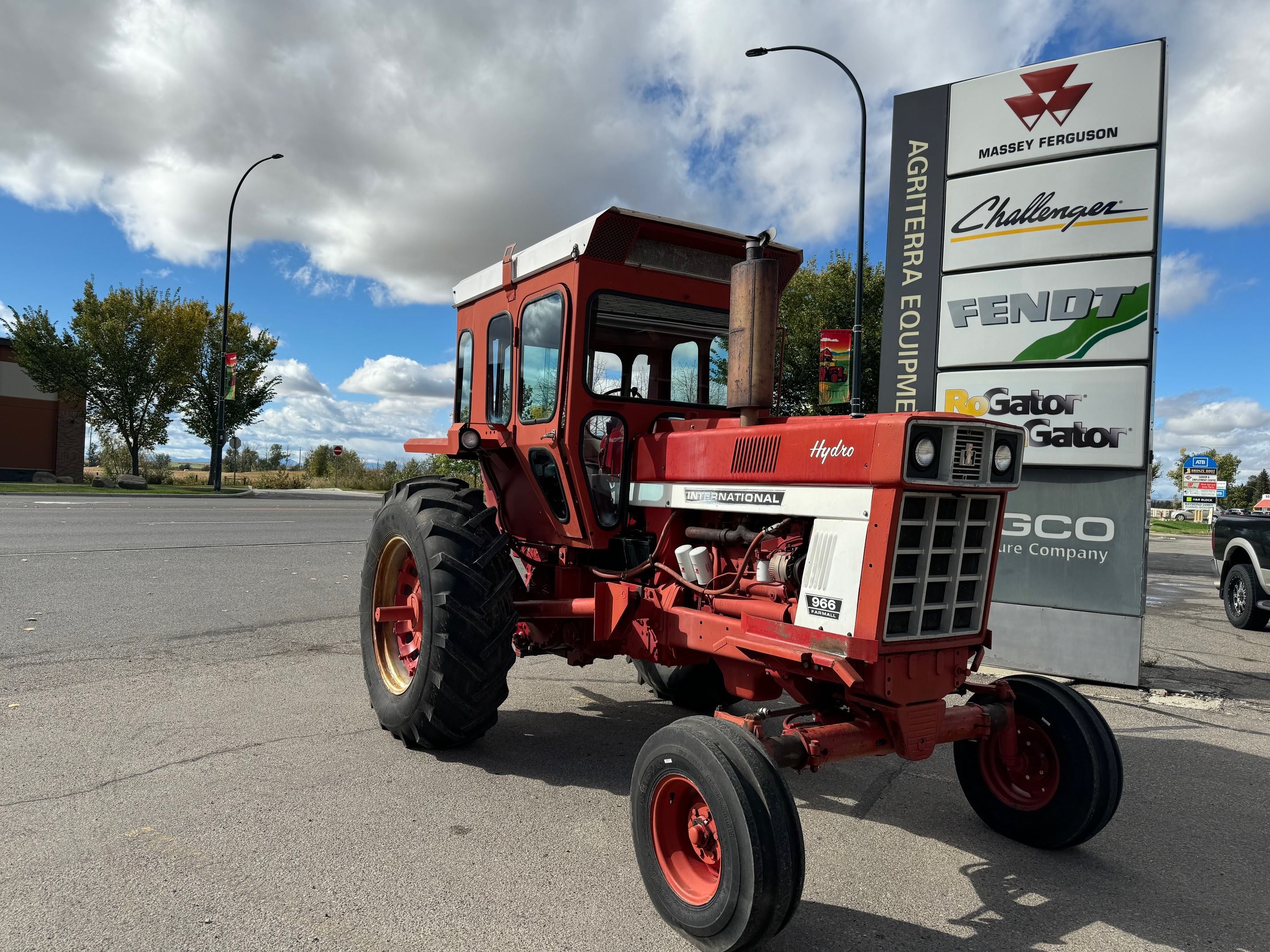 1974 International 966 Tractor