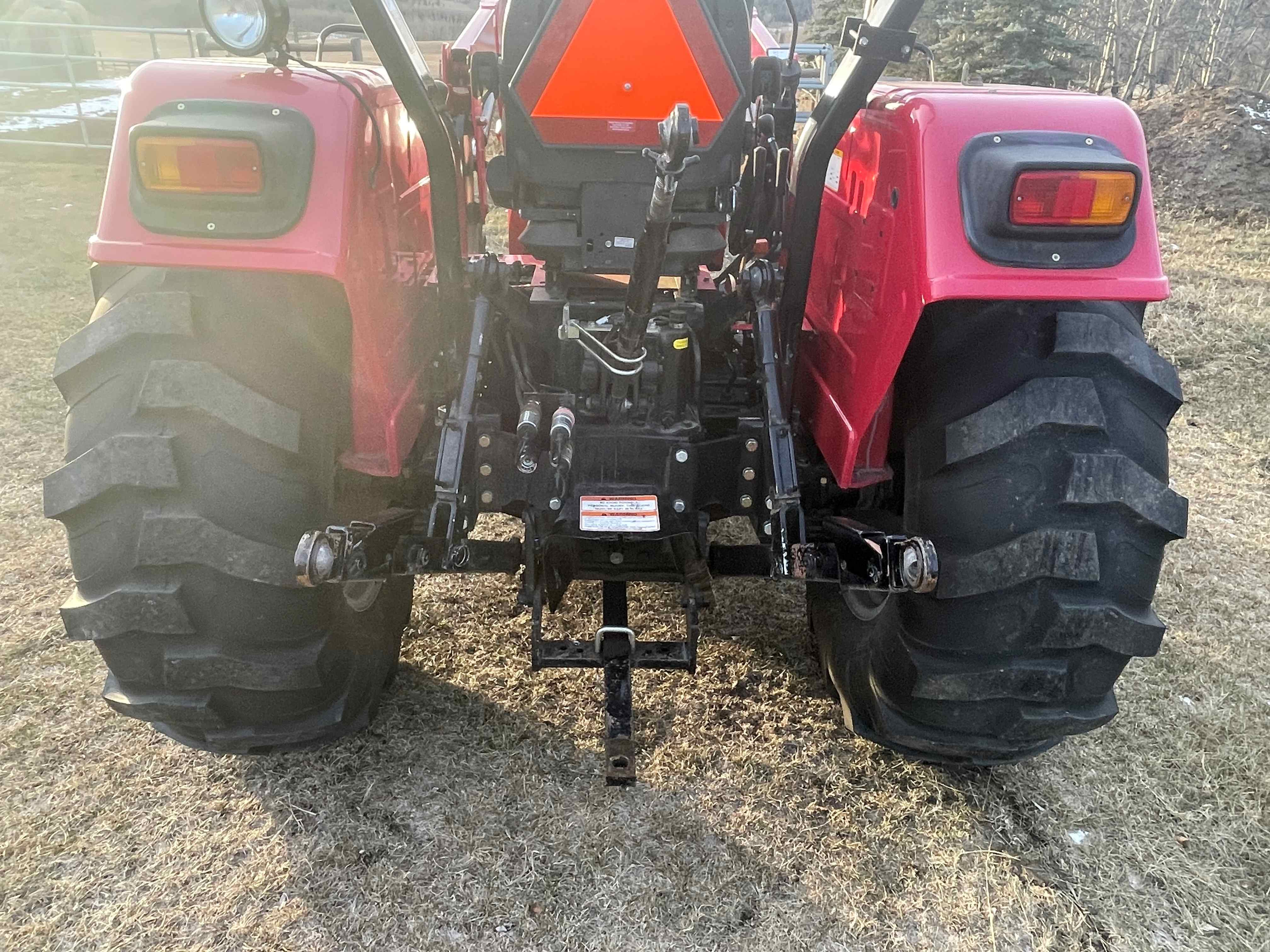 2017 Mahindra 5570 Tractor