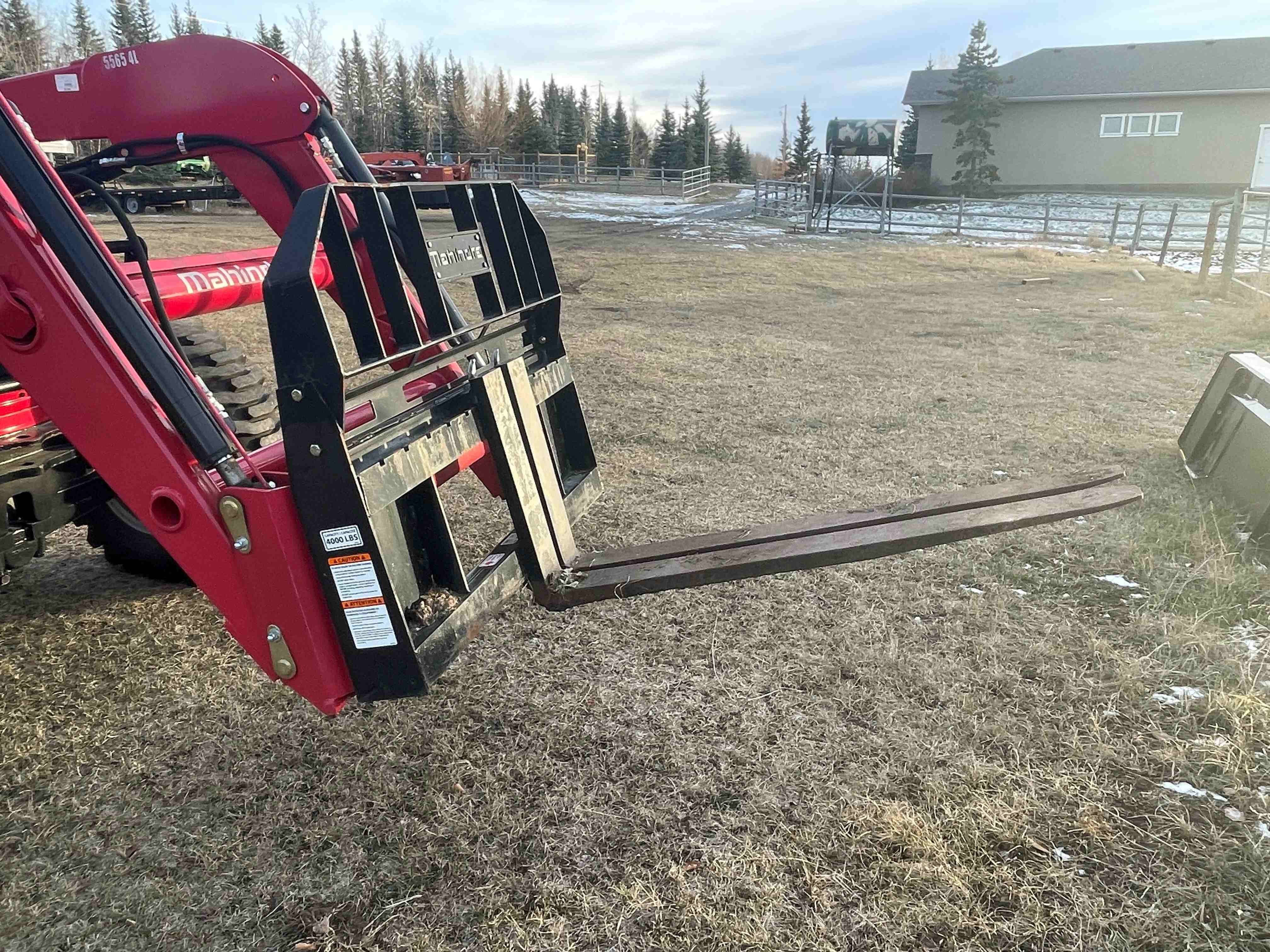 2017 Mahindra 5570 Tractor