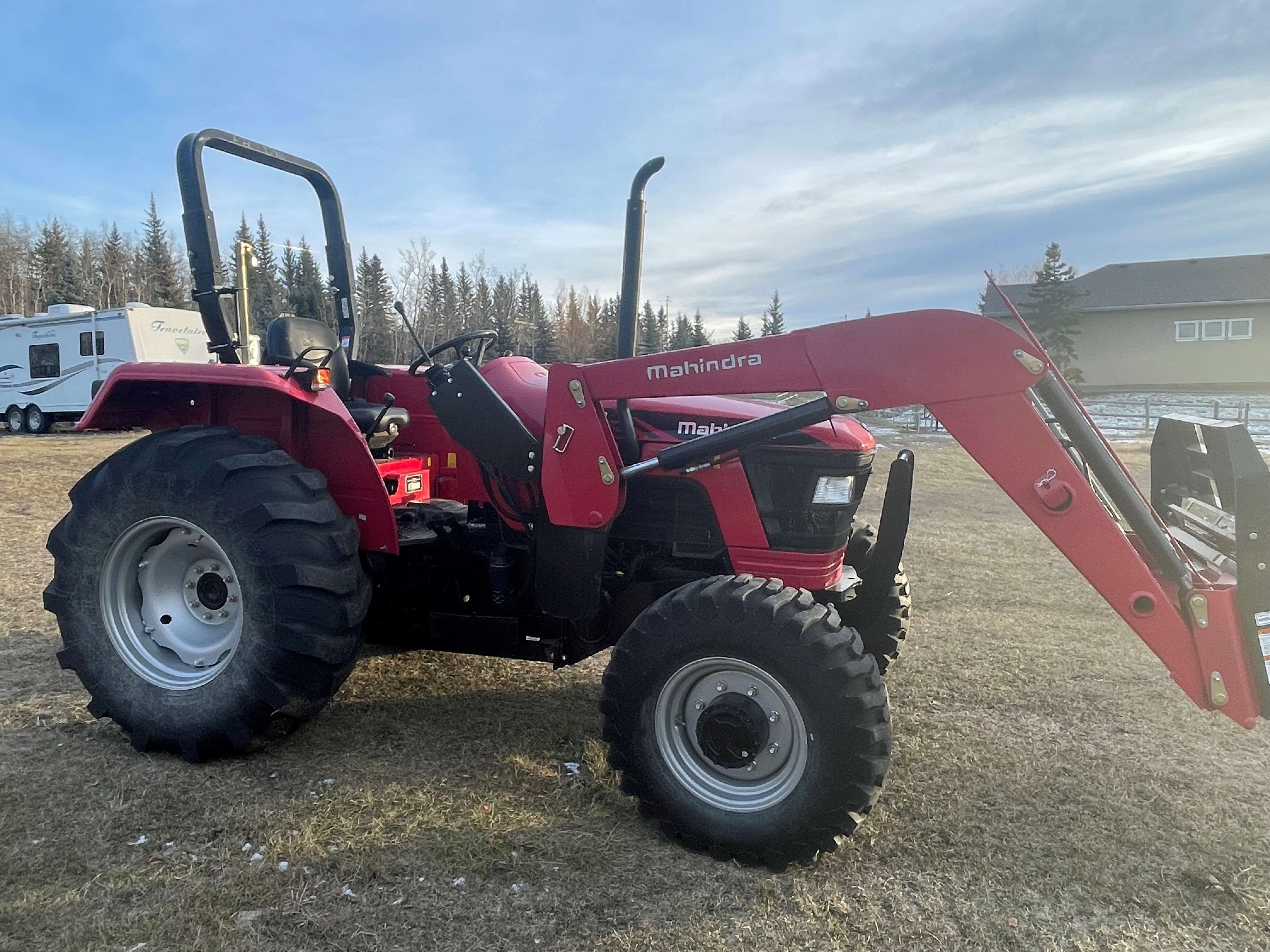 2017 Mahindra 5570 Tractor