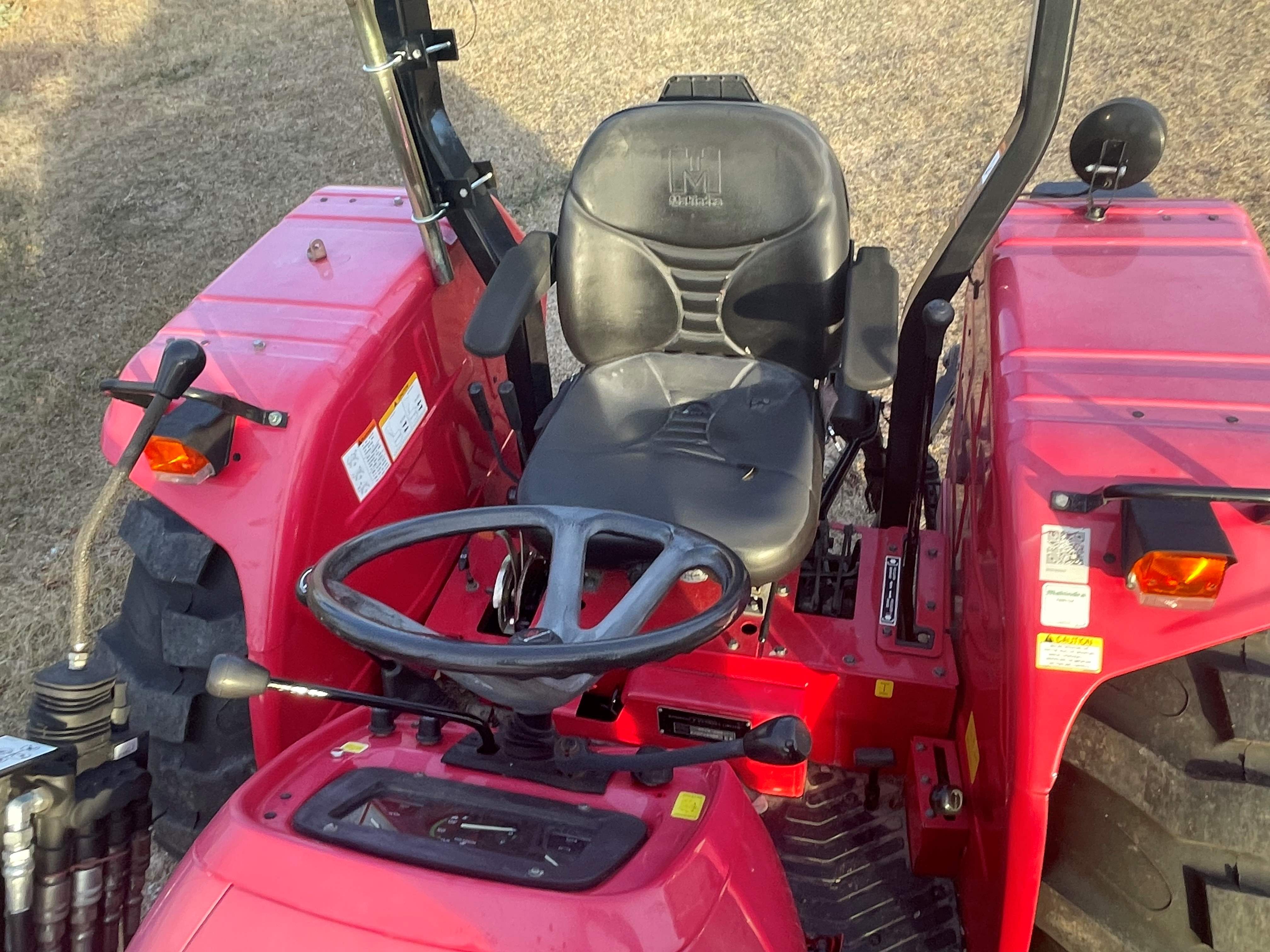 2017 Mahindra 5570 Tractor