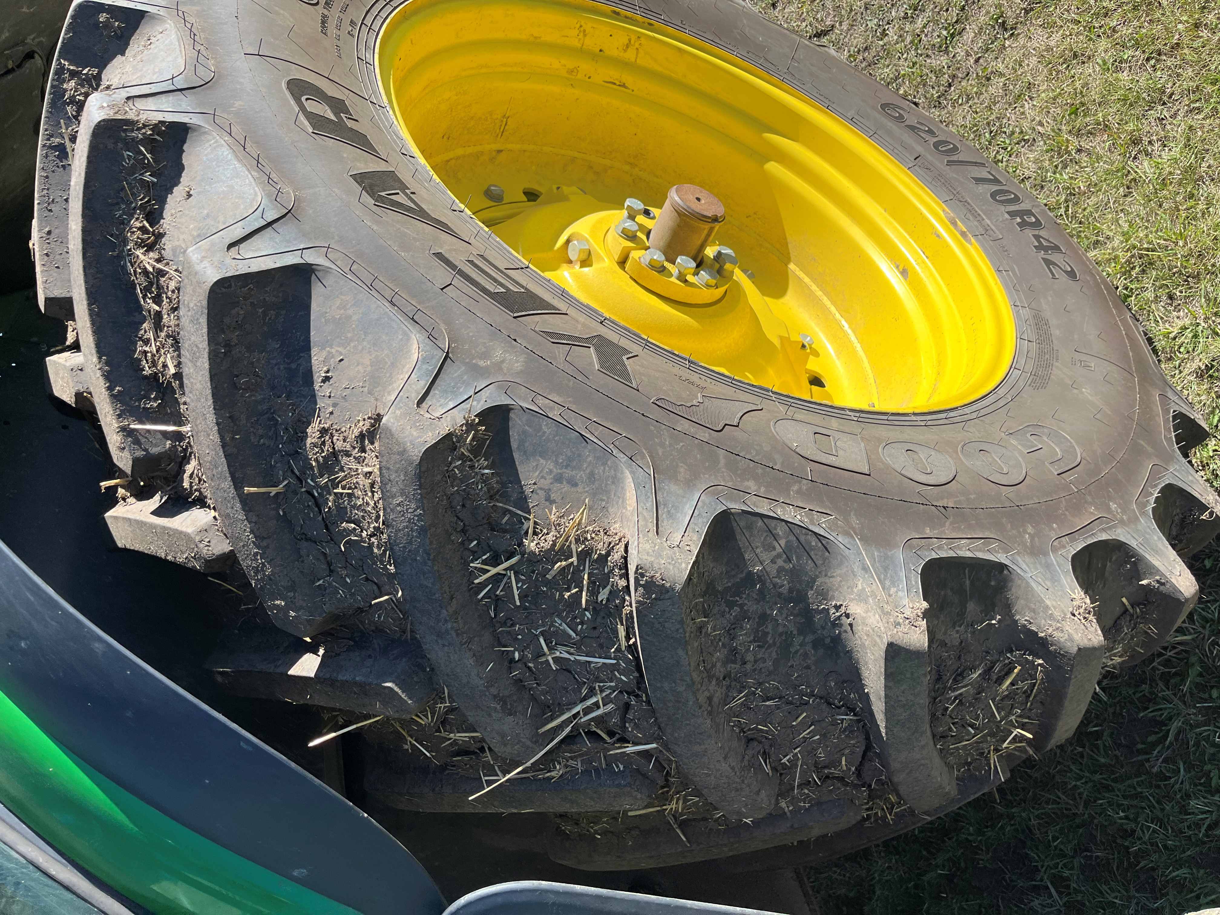 2018 John Deere 6175R Tractor