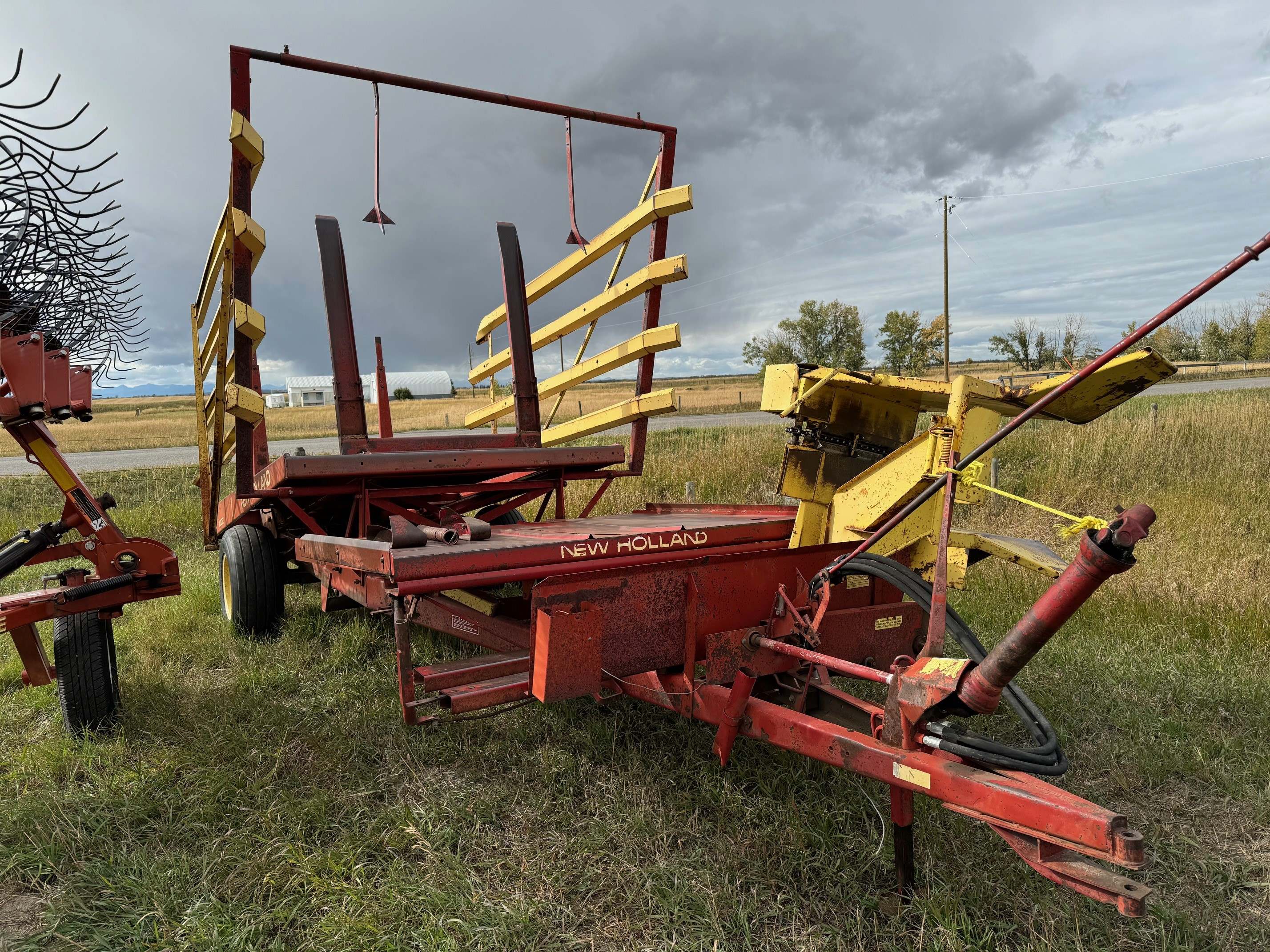 1975 New Holland 1002 Bale Wagon