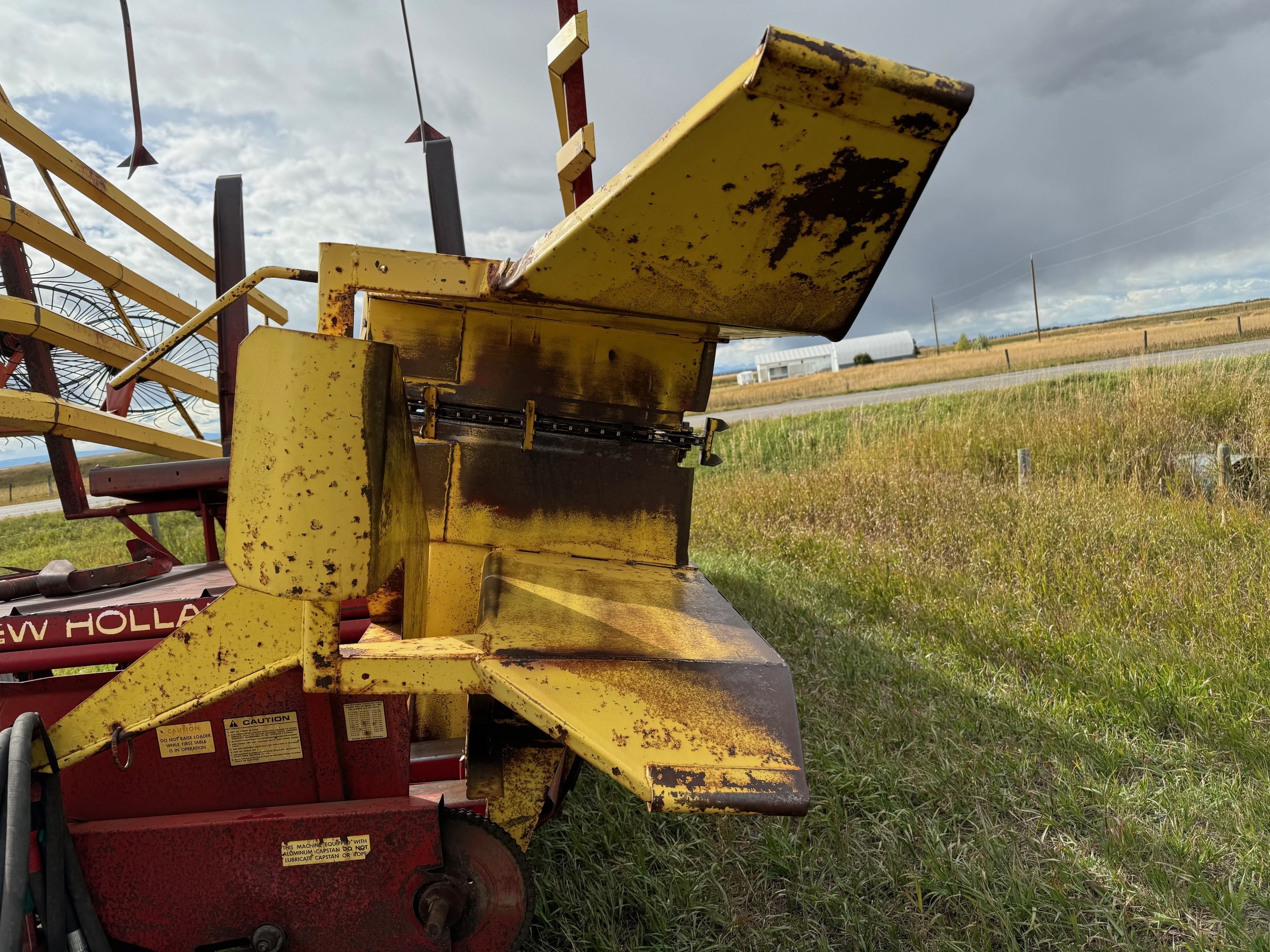 1975 New Holland 1002 Bale Wagon