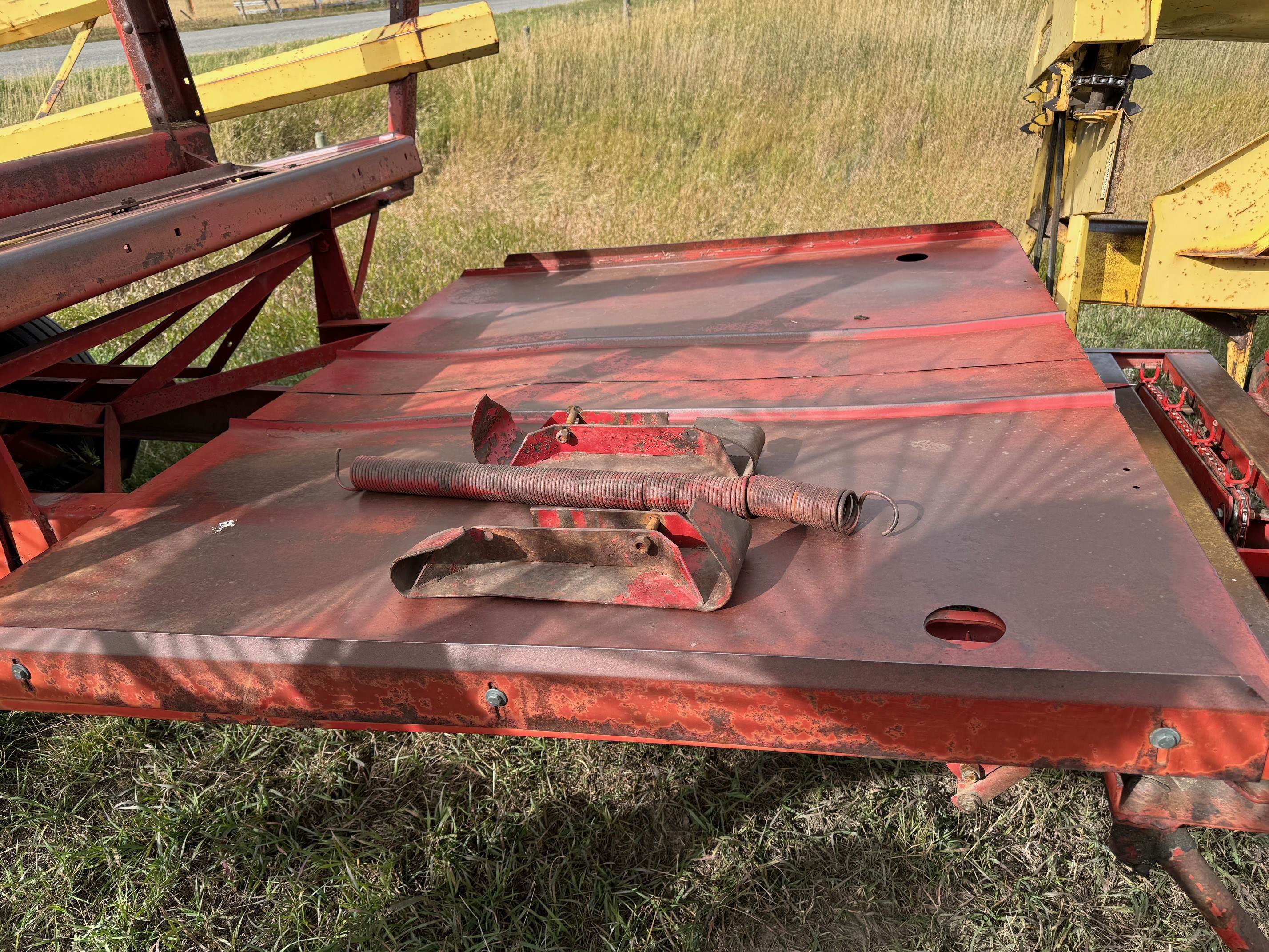 1975 New Holland 1002 Bale Wagon