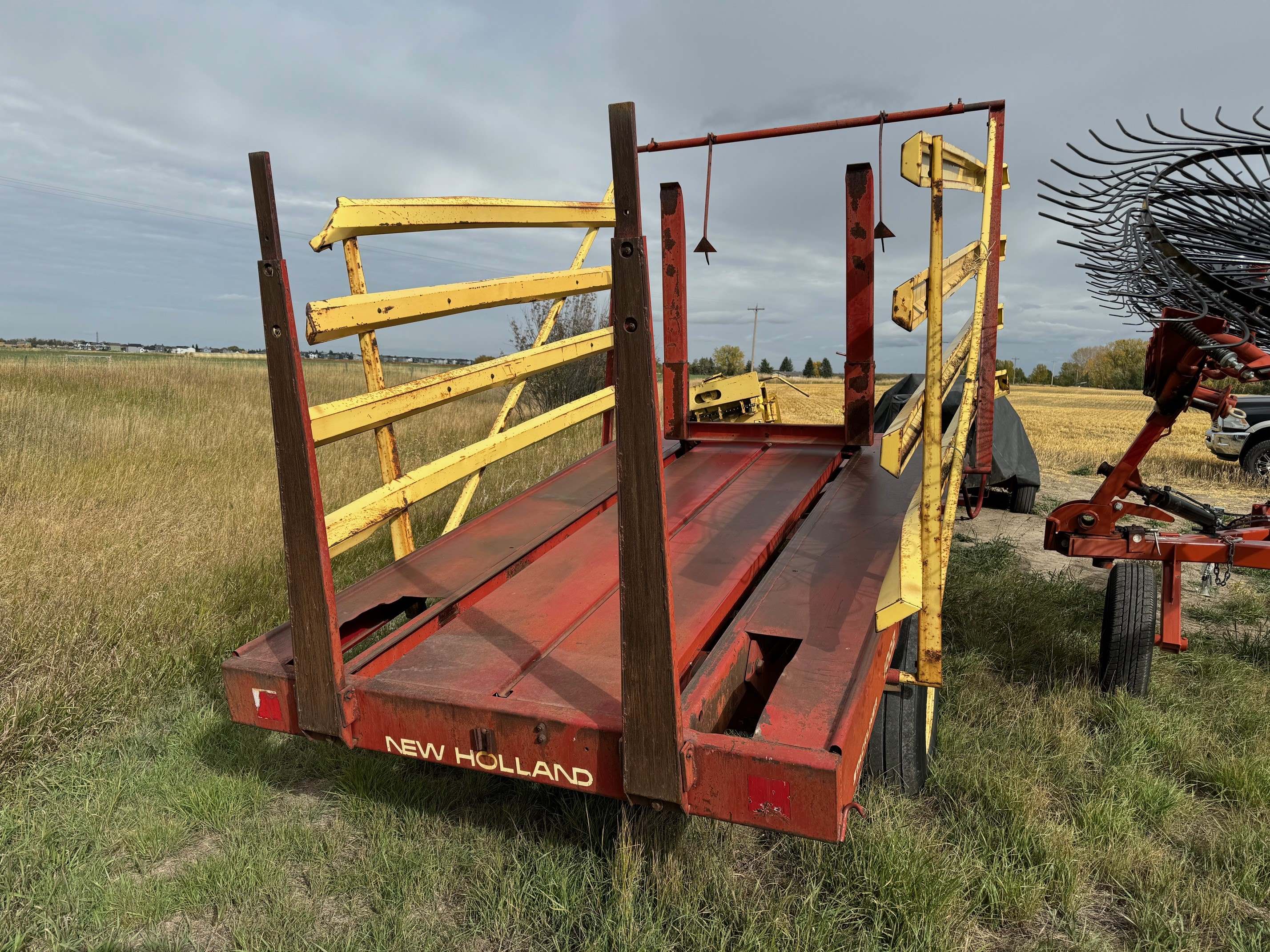 1975 New Holland 1002 Bale Wagon