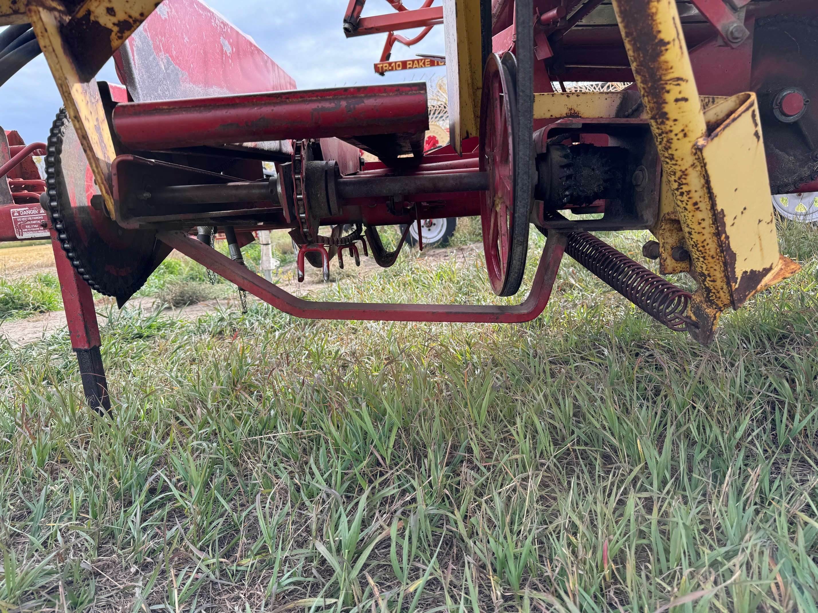 1975 New Holland 1002 Bale Wagon