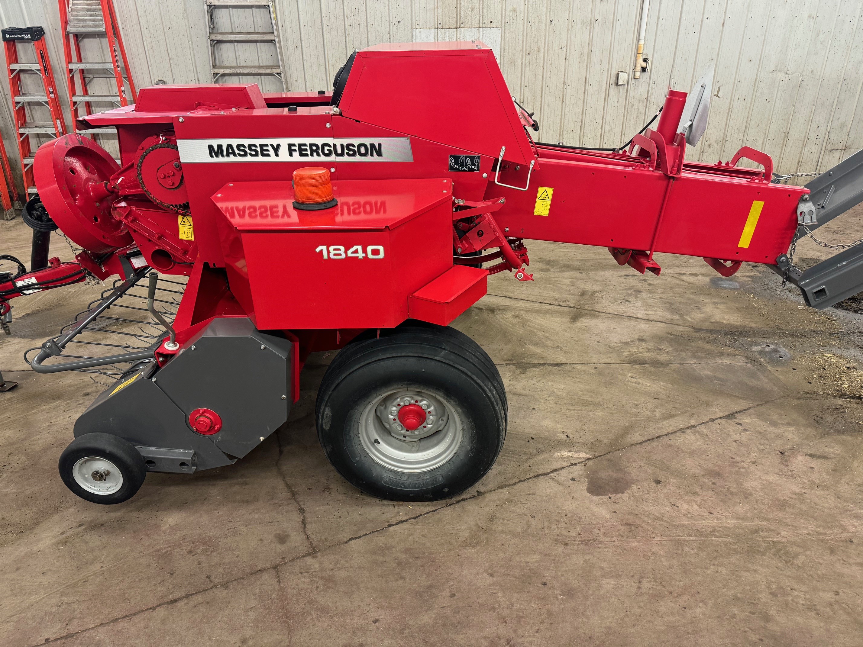 2015 Massey Ferguson 1840 Baler/Square